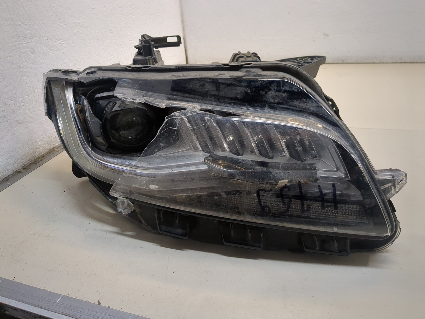 Фара правая