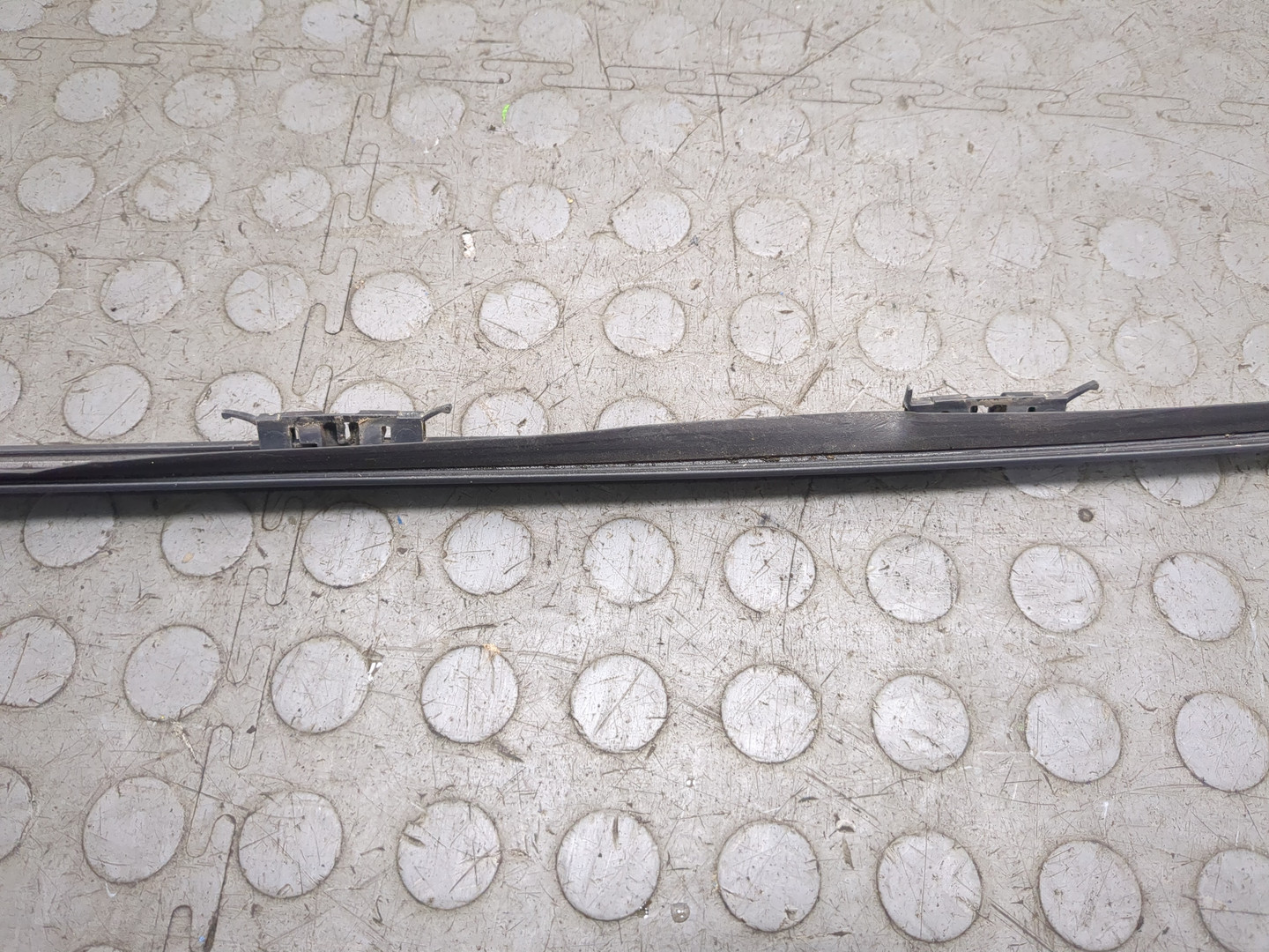 Молдинг лобового стекла