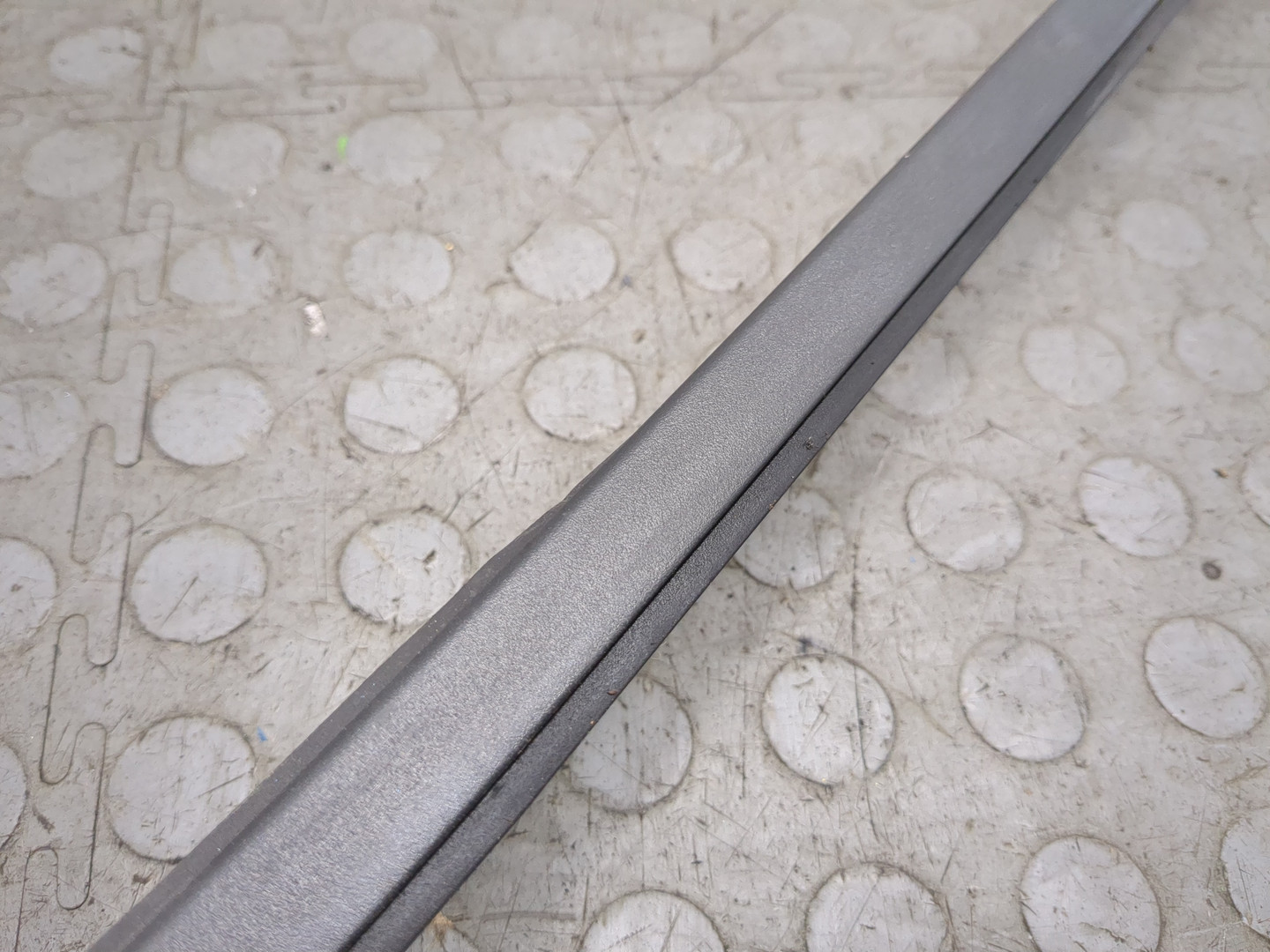 Молдинг лобового стекла