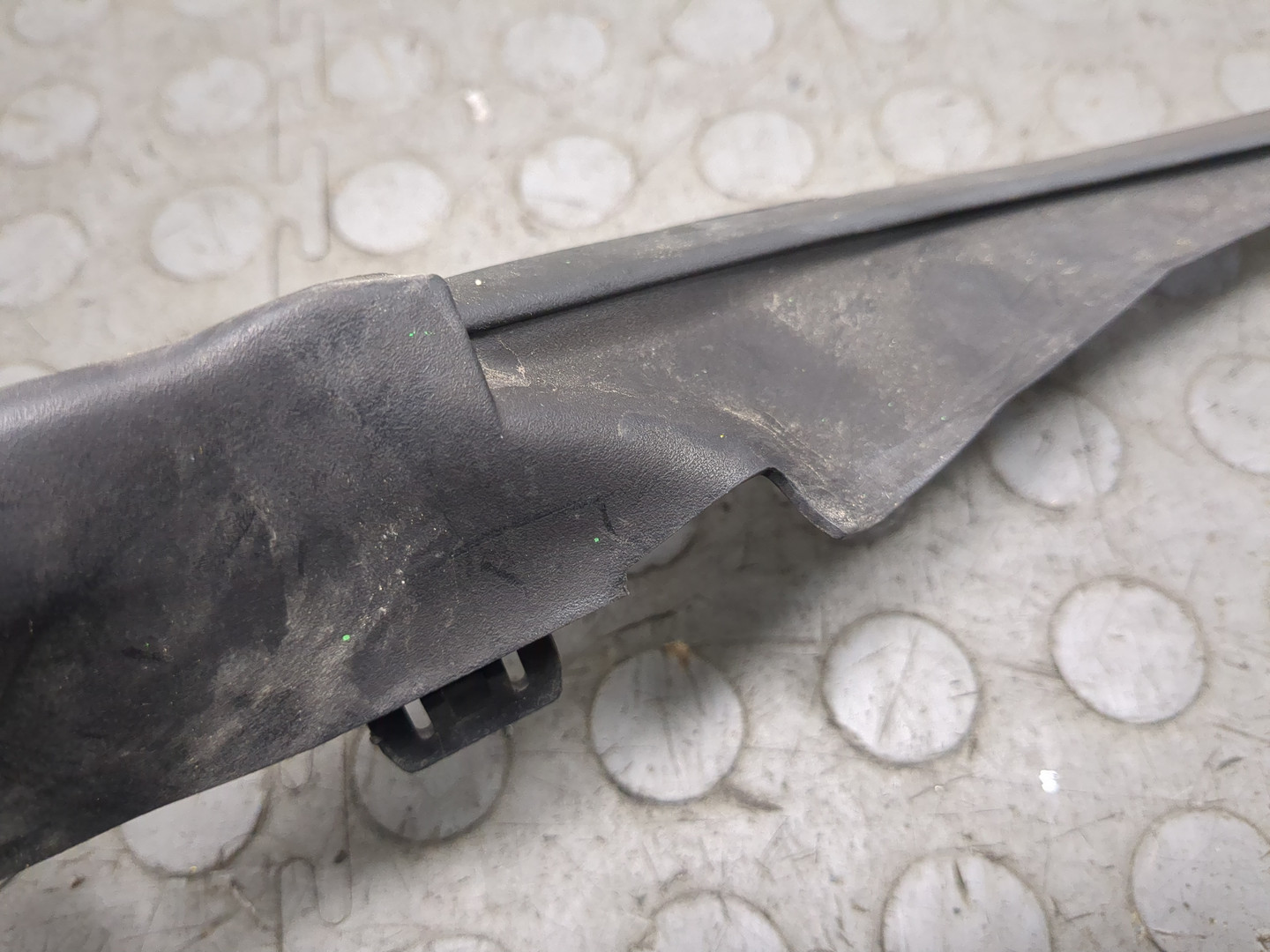 Молдинг лобового стекла