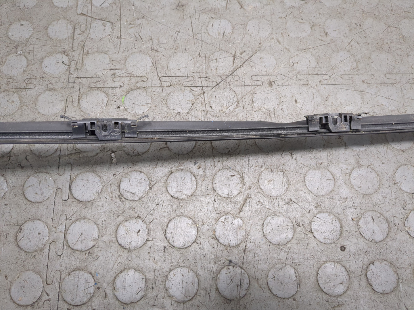 Молдинг лобового стекла