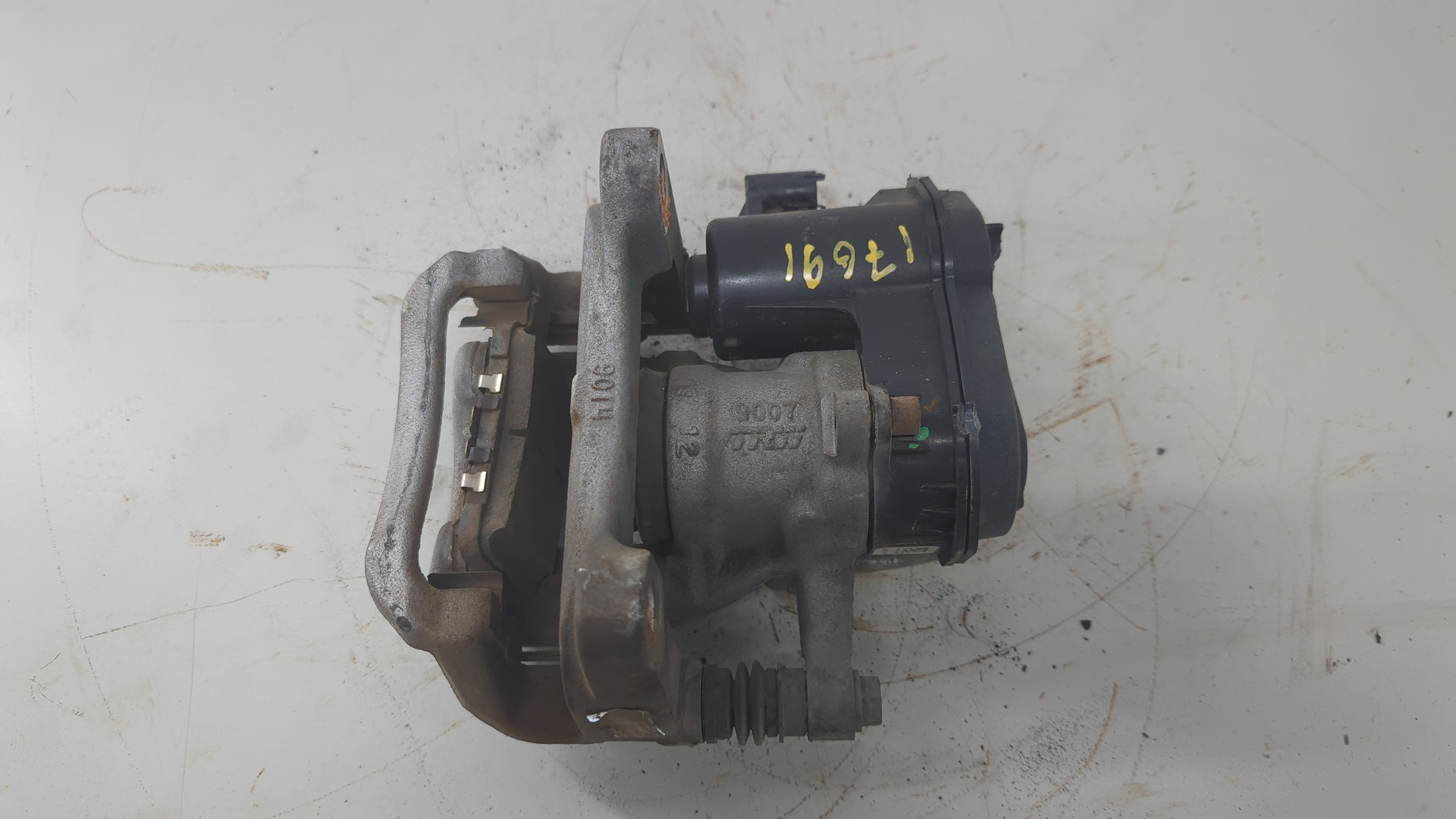 Суппорт задний правый