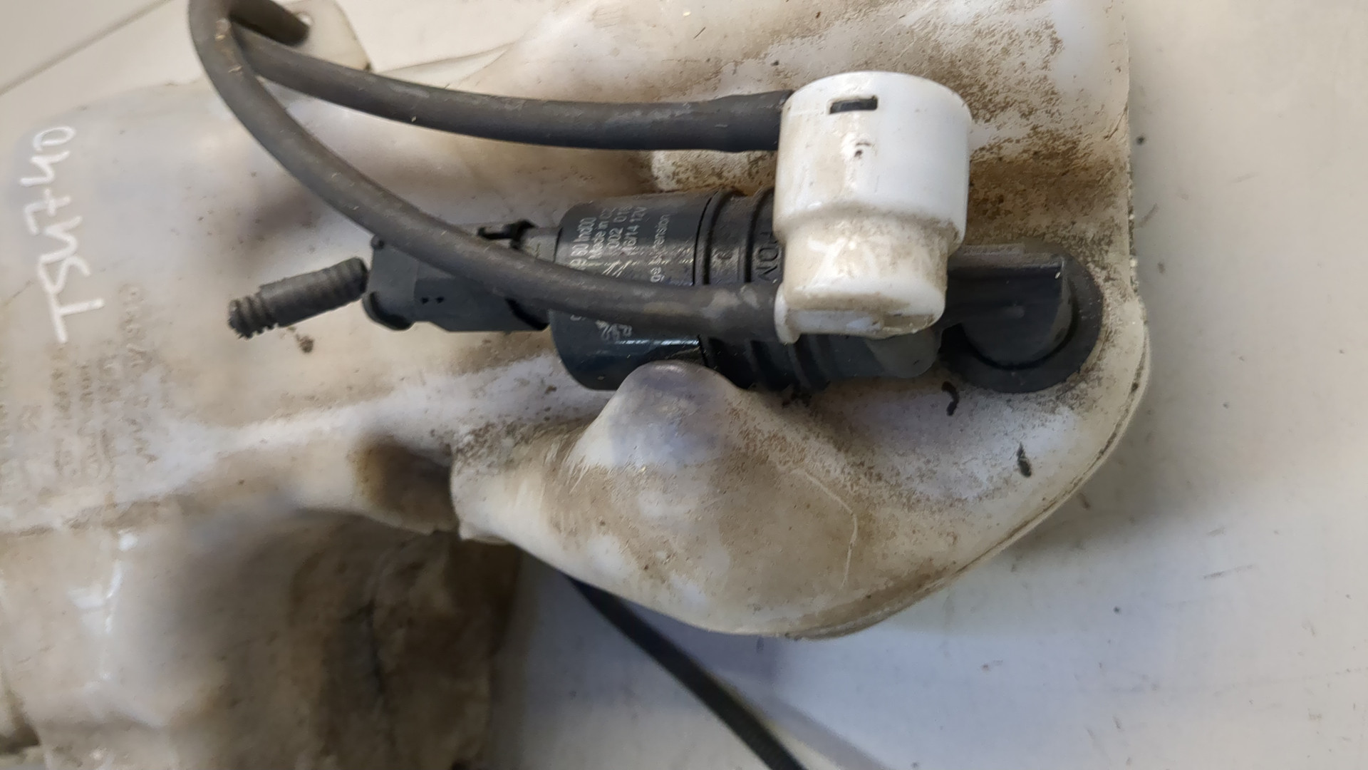 Бачок омывателя лобового стекла