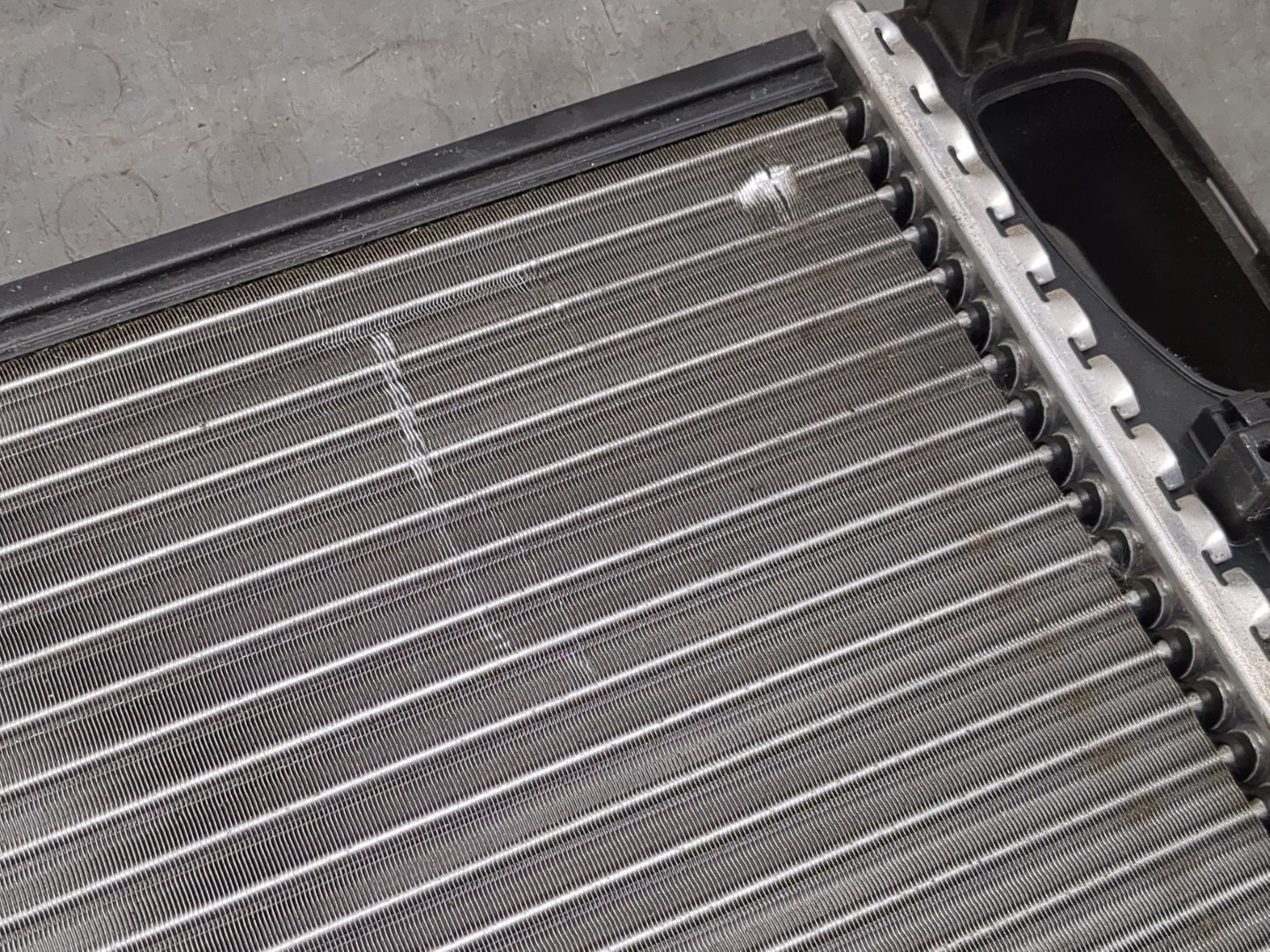 Радиатор охлаждения двигателя основной