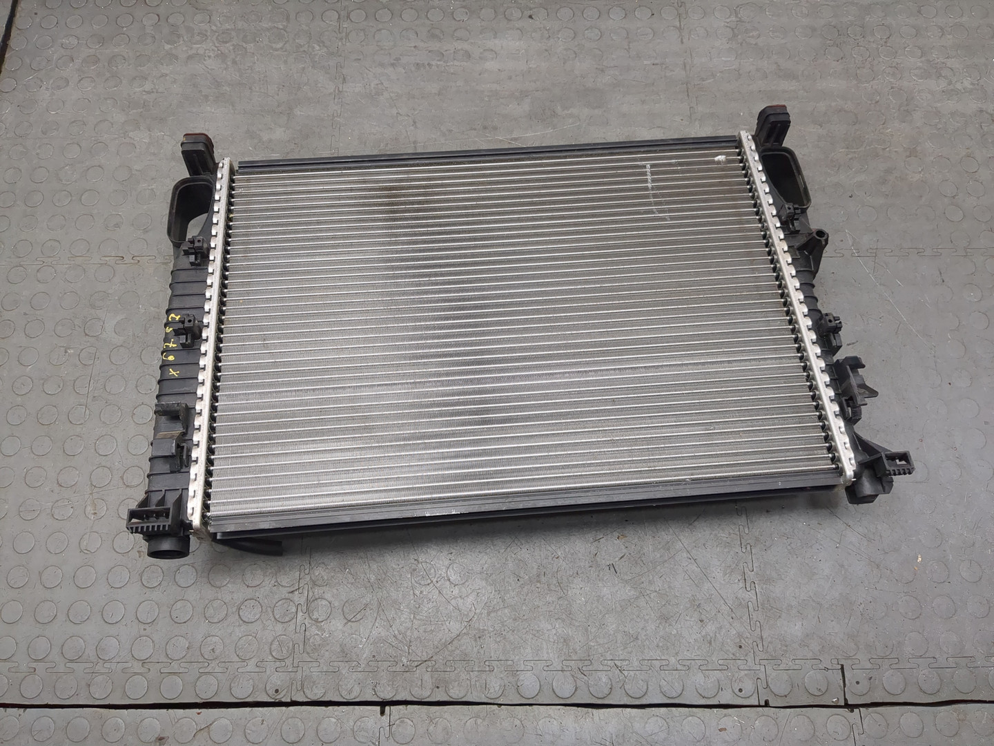 Радиатор охлаждения двигателя основной