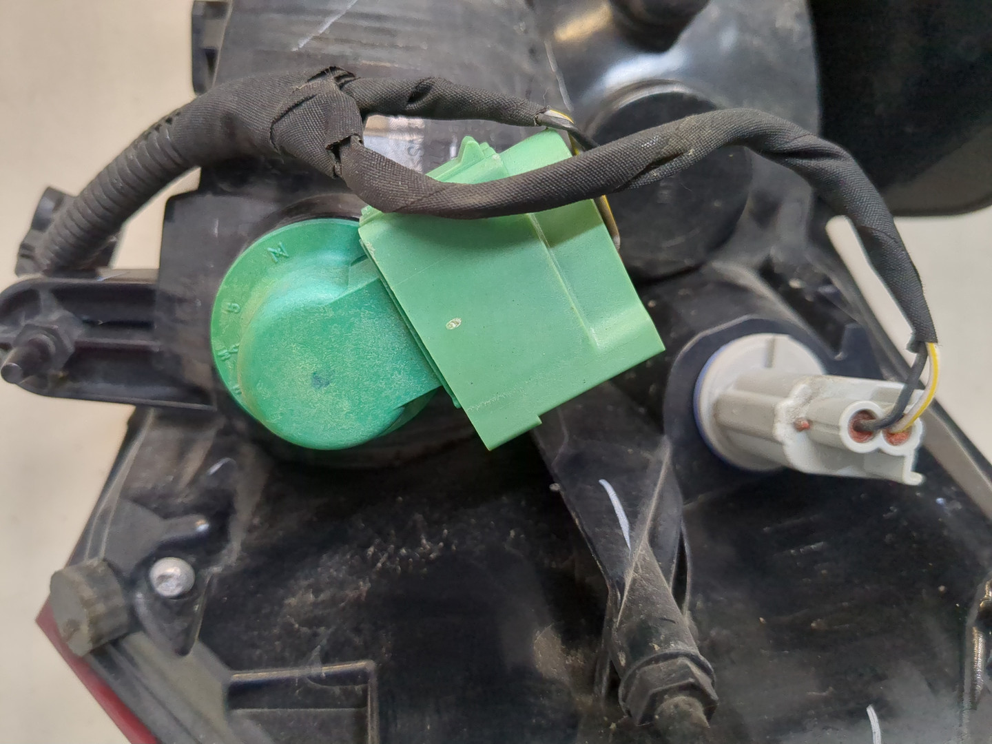 Фонарь задний левый