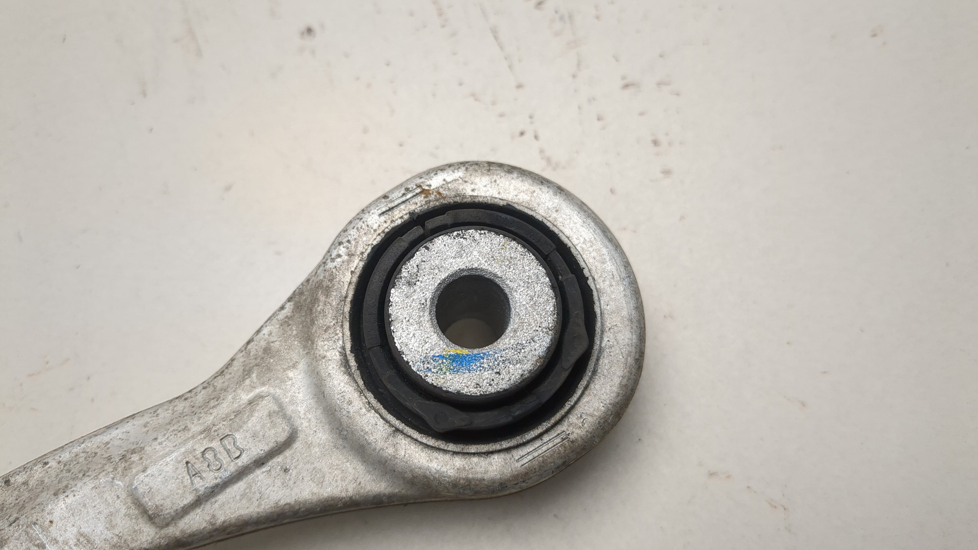 Рычаг задний правый