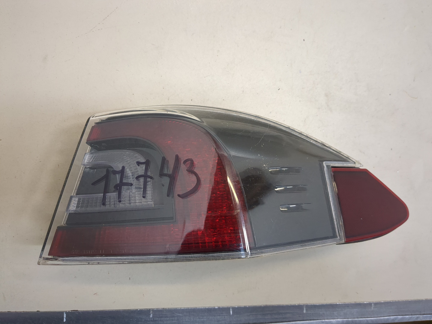 Фонарь задний правый