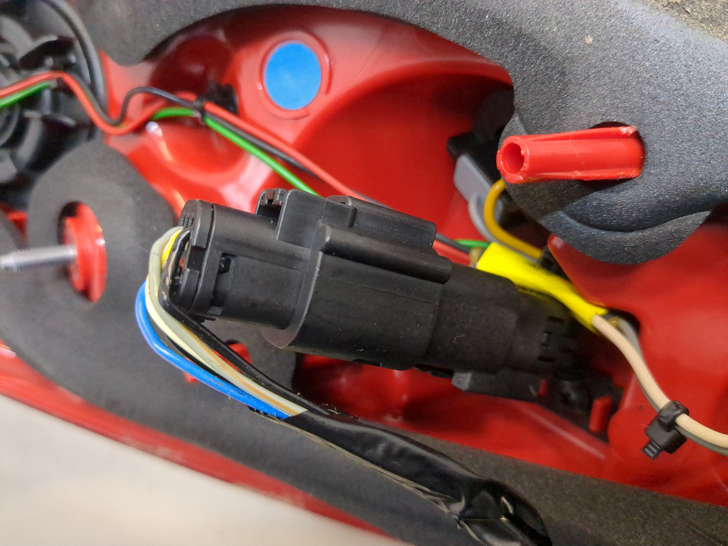 Фонарь задний правый