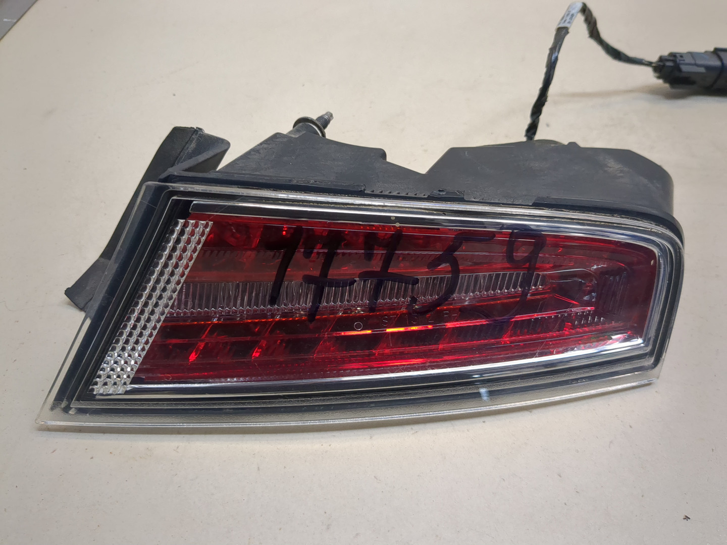 Фонарь задний правый