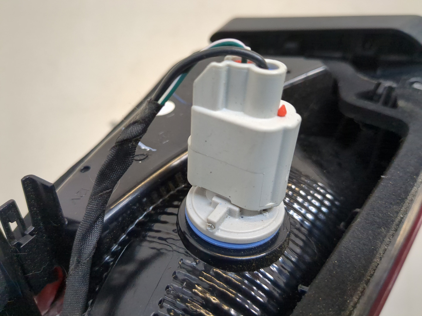 Фонарь задний внутренний правый