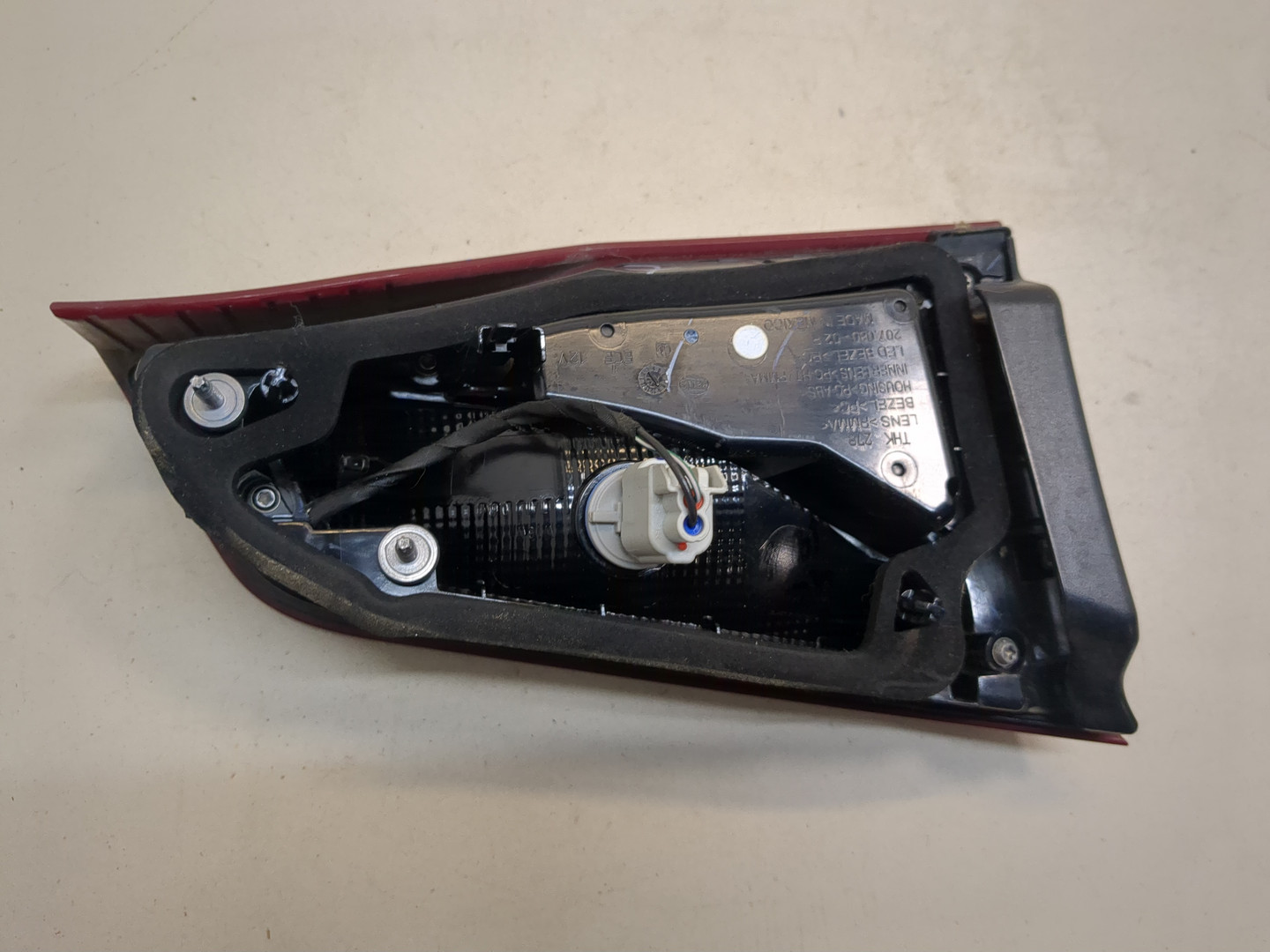 Фонарь задний внутренний правый