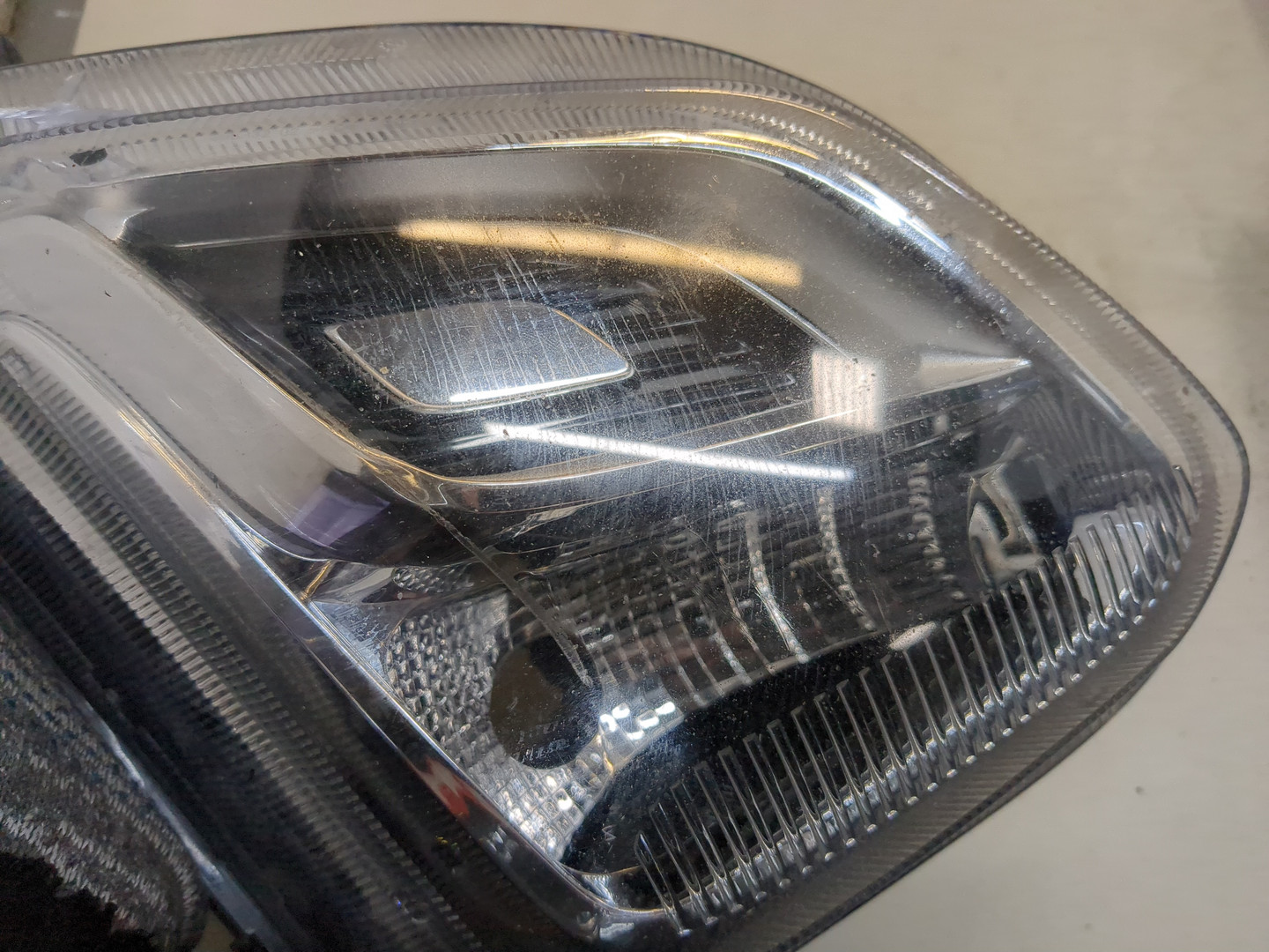 Фара противотуманная правая