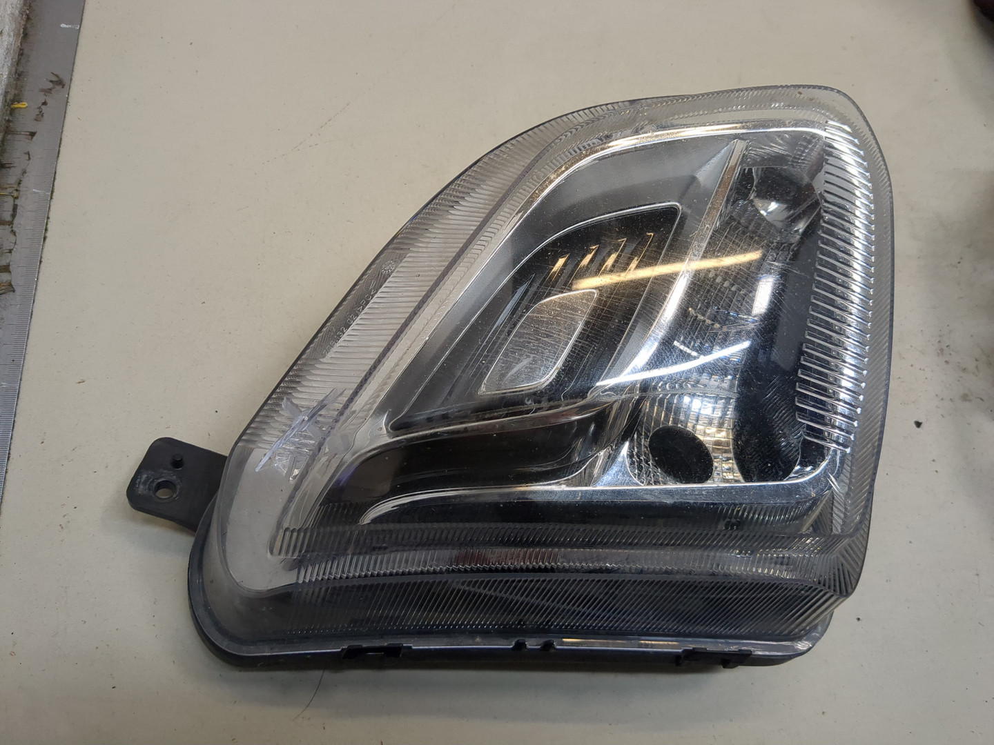 Фара противотуманная правая