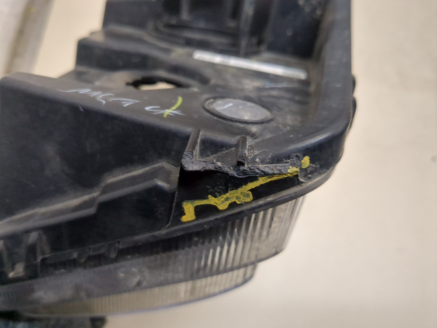 Фара противотуманная правая