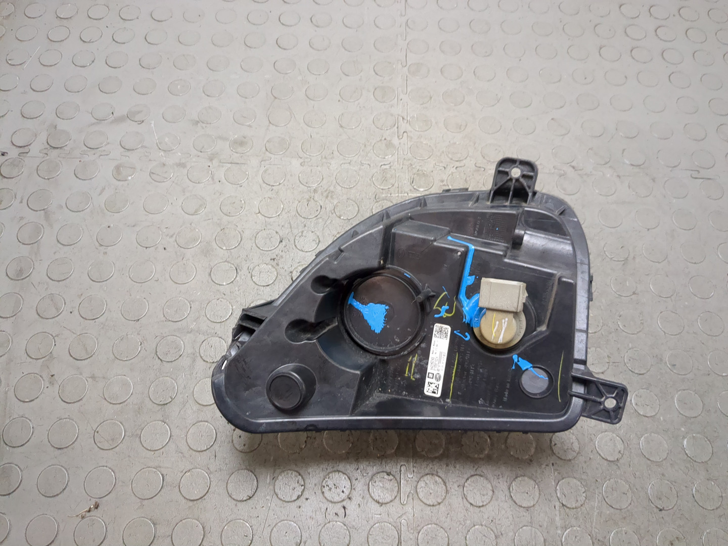 Фара противотуманная левая