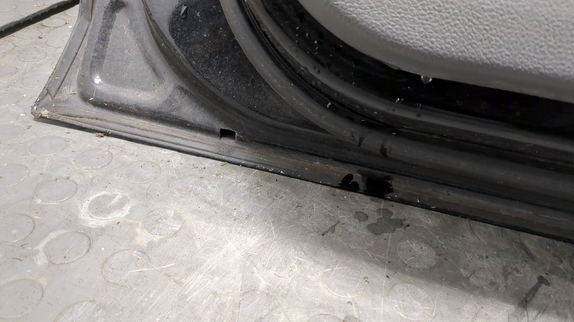 Дверь передняя левая