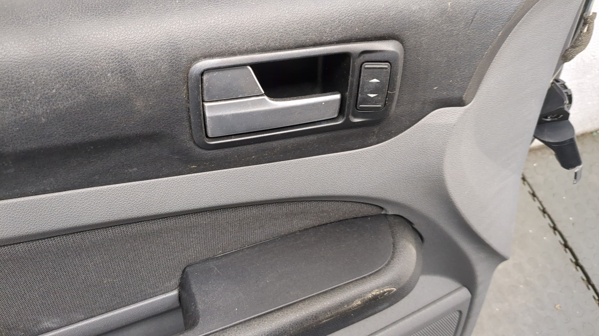 Дверь передняя левая