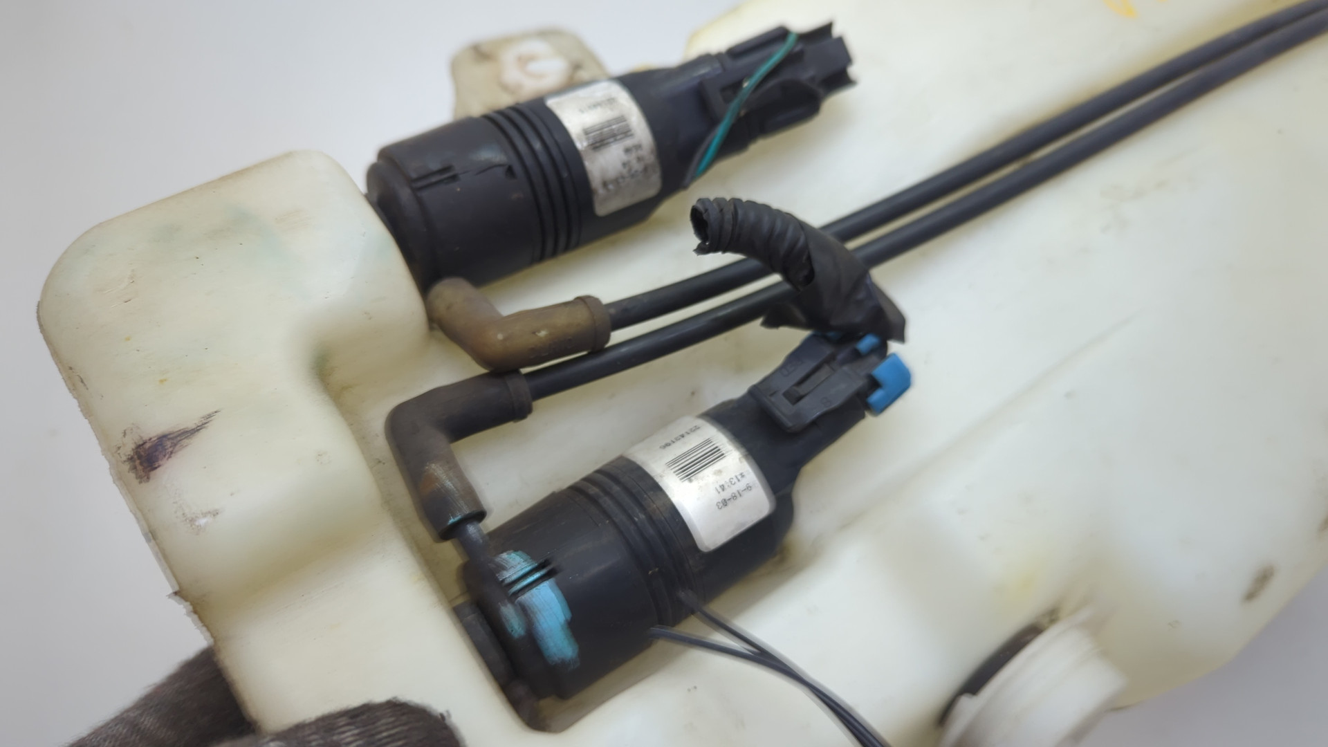 Бачок омывателя лобового стекла