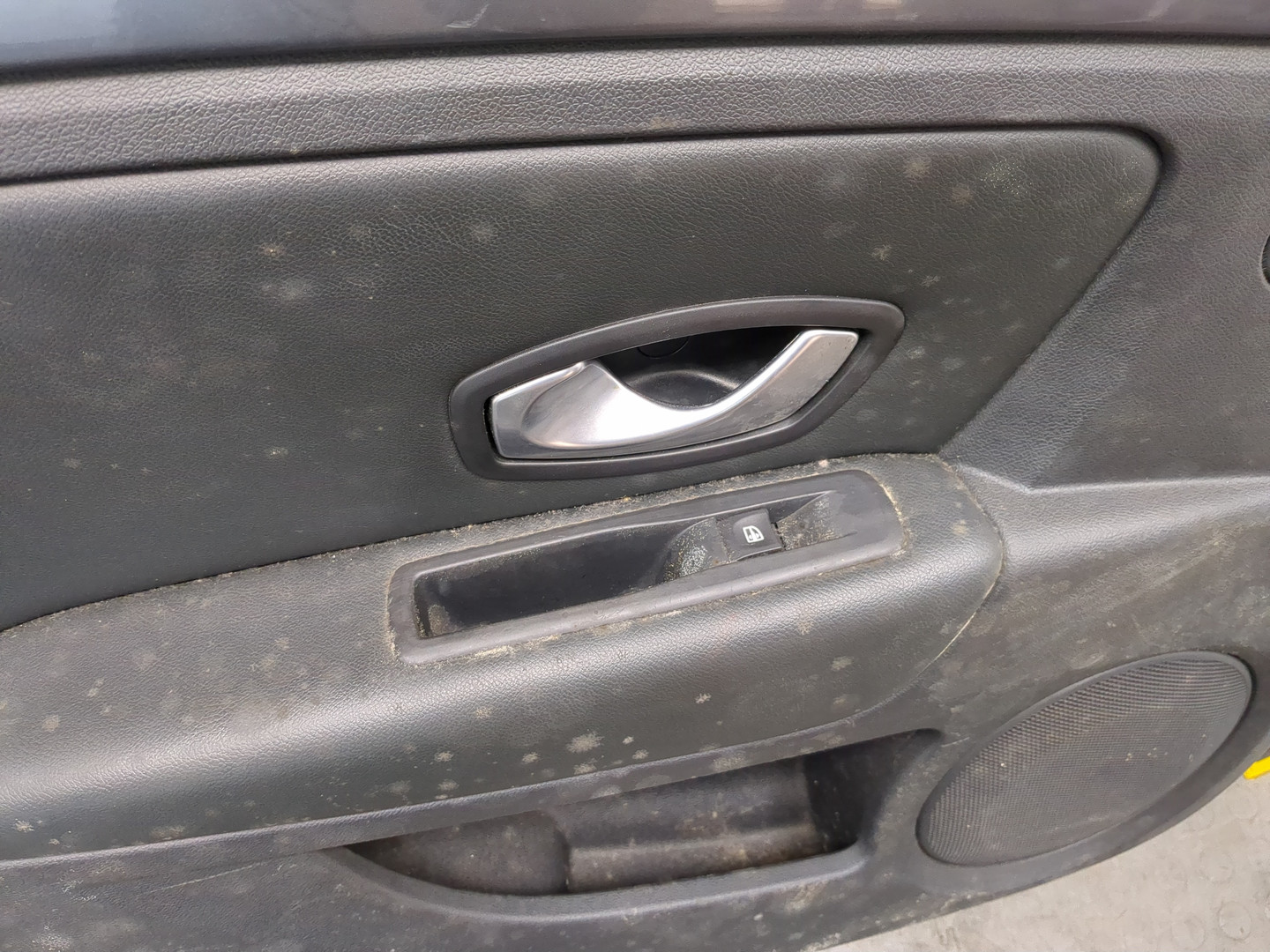 Дверь задняя левая