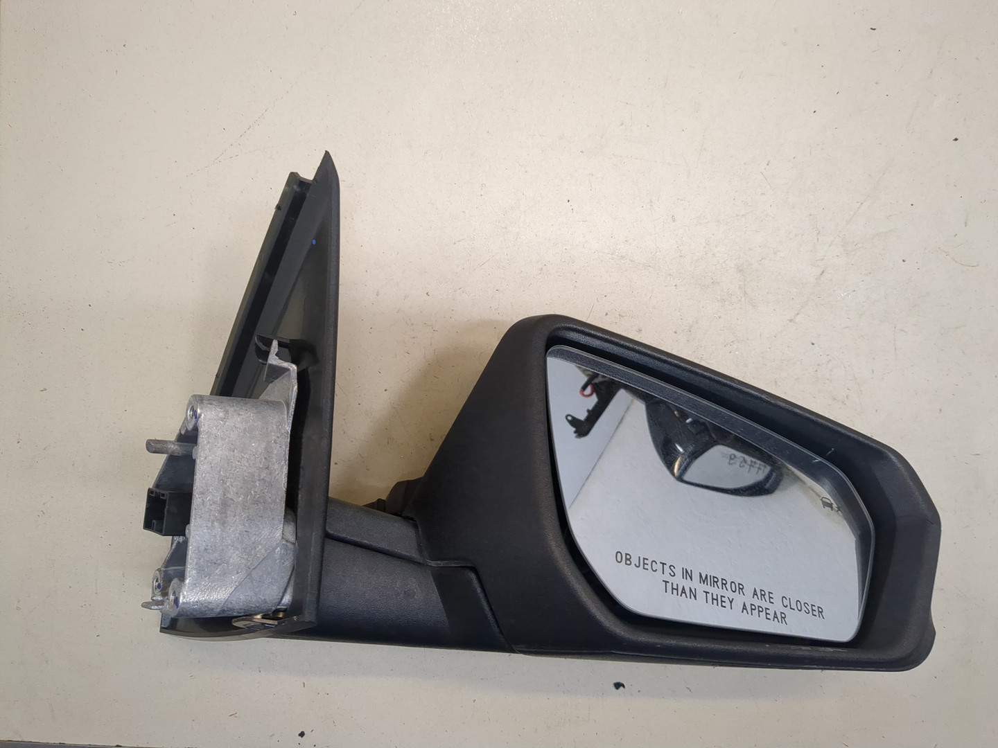 Зеркало правое электрическое