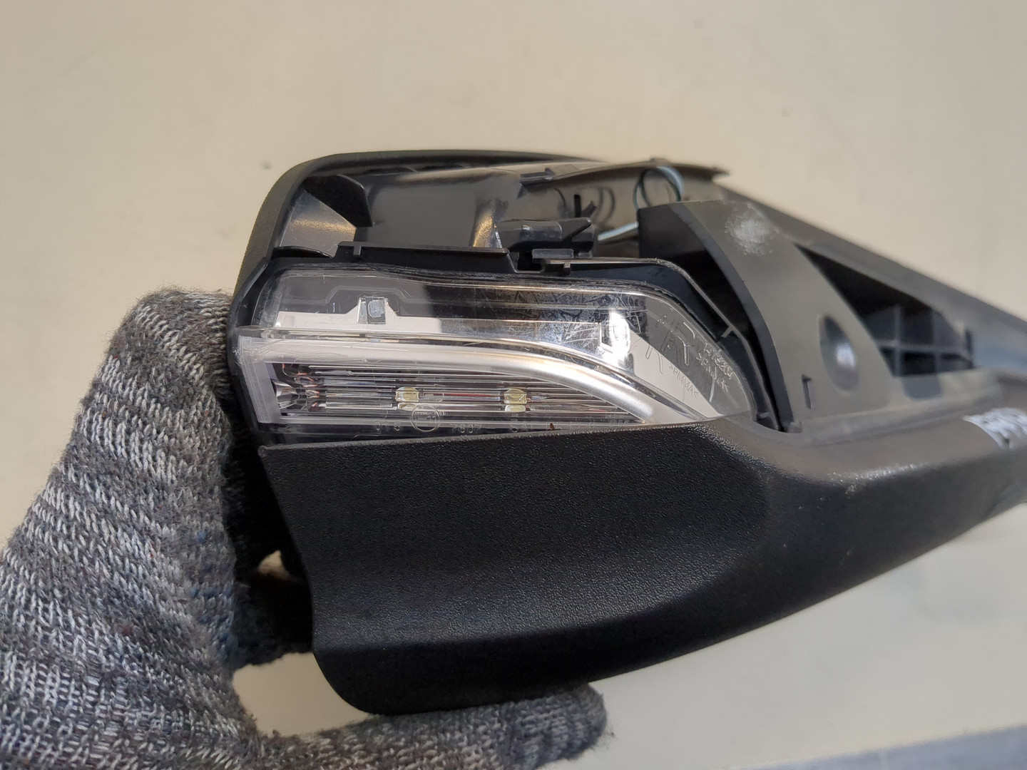 Зеркало правое электрическое