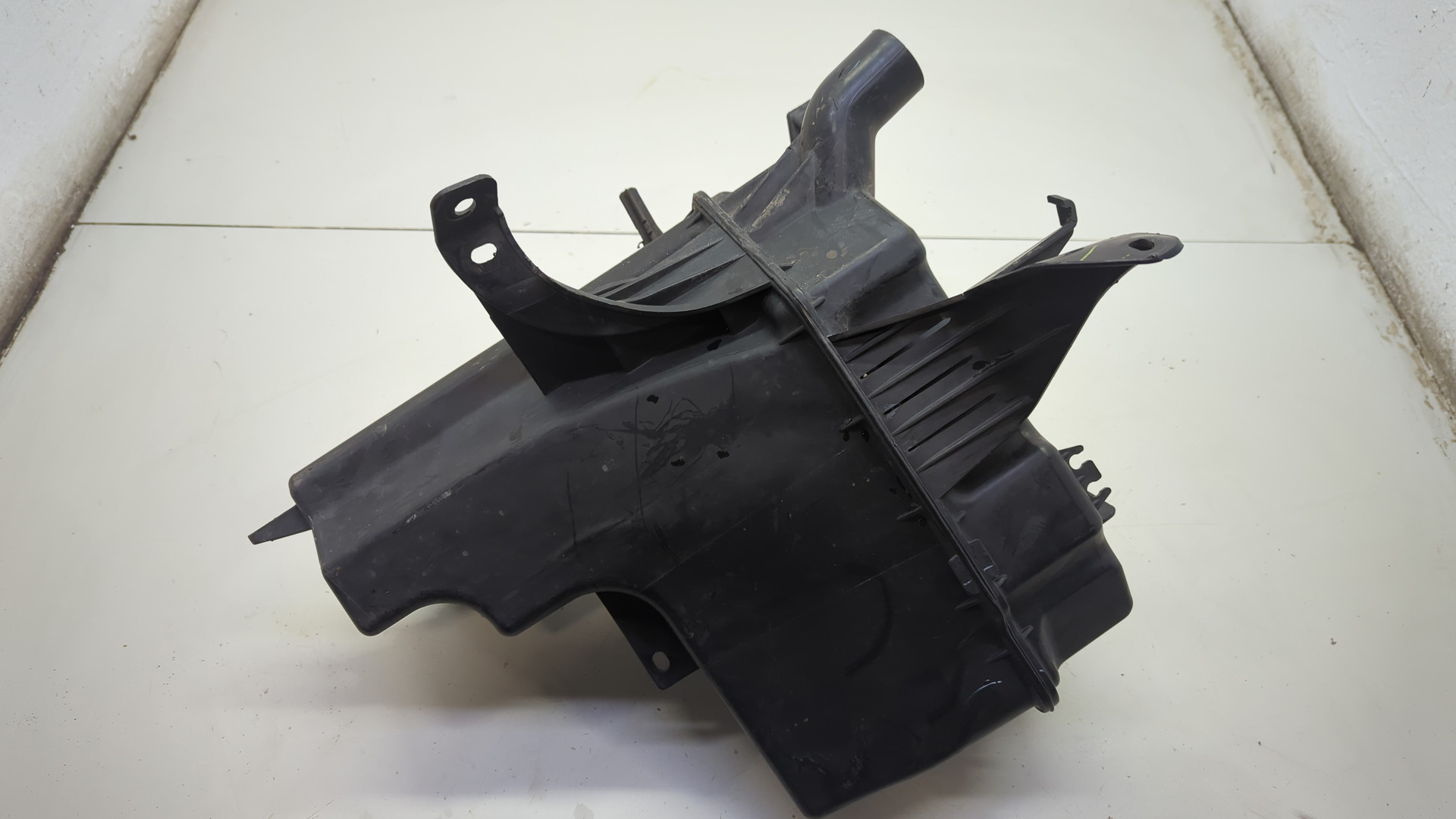 Бачок омывателя лобового стекла