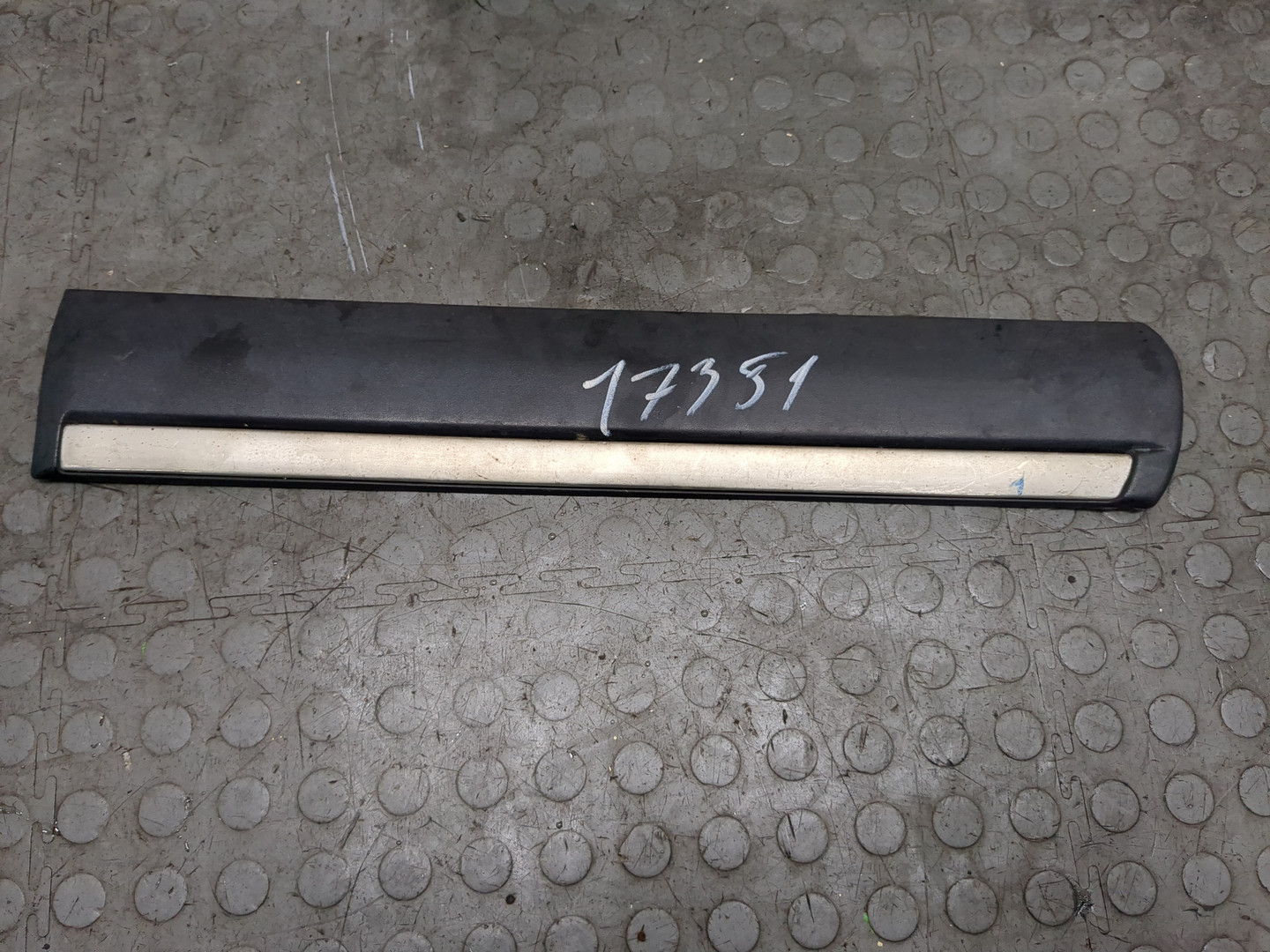 Молдинг двери