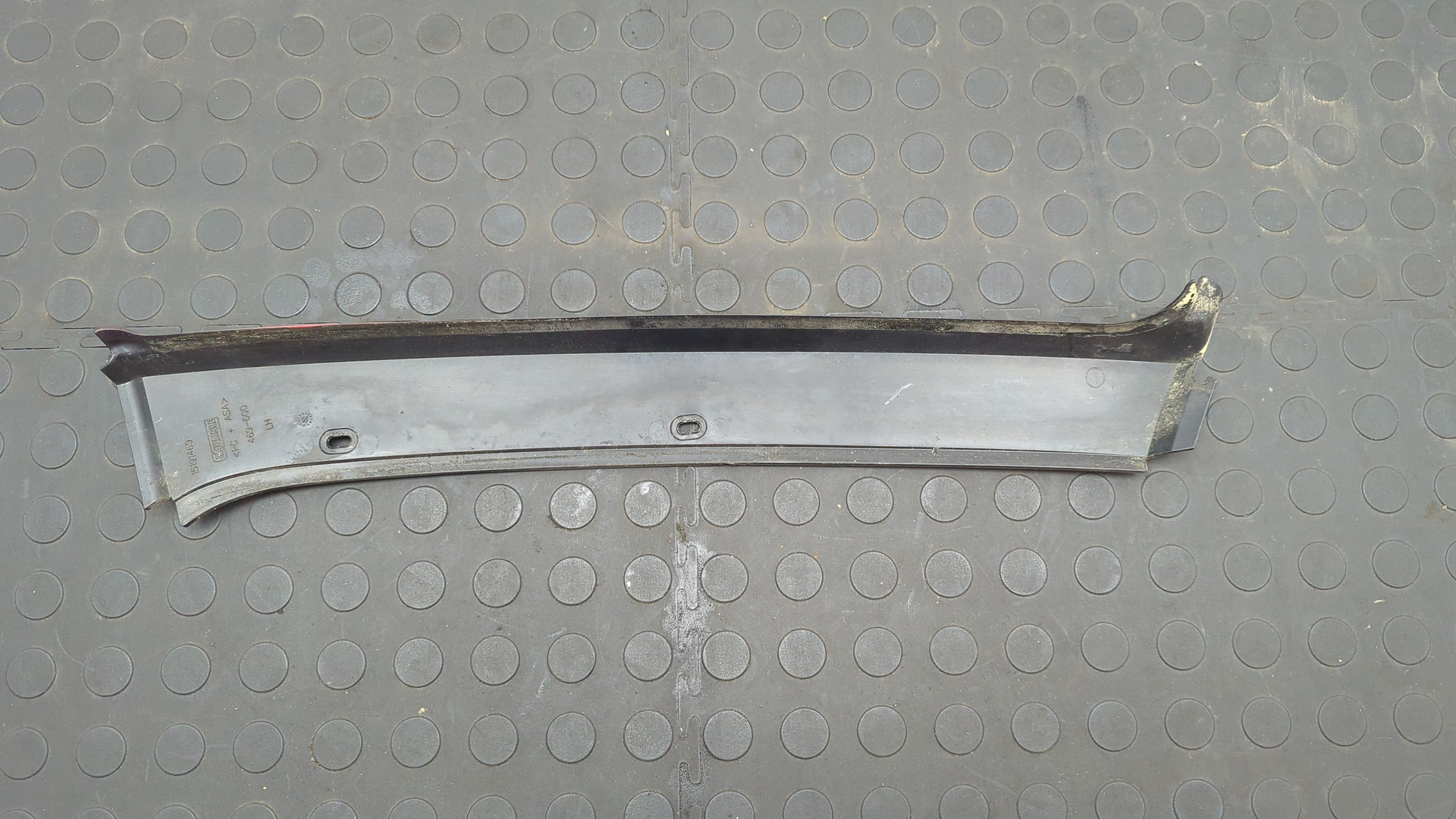 Молдинг лобового стекла