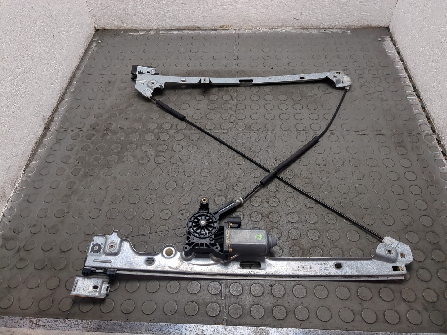 Стеклоподъемник электр. передний правый