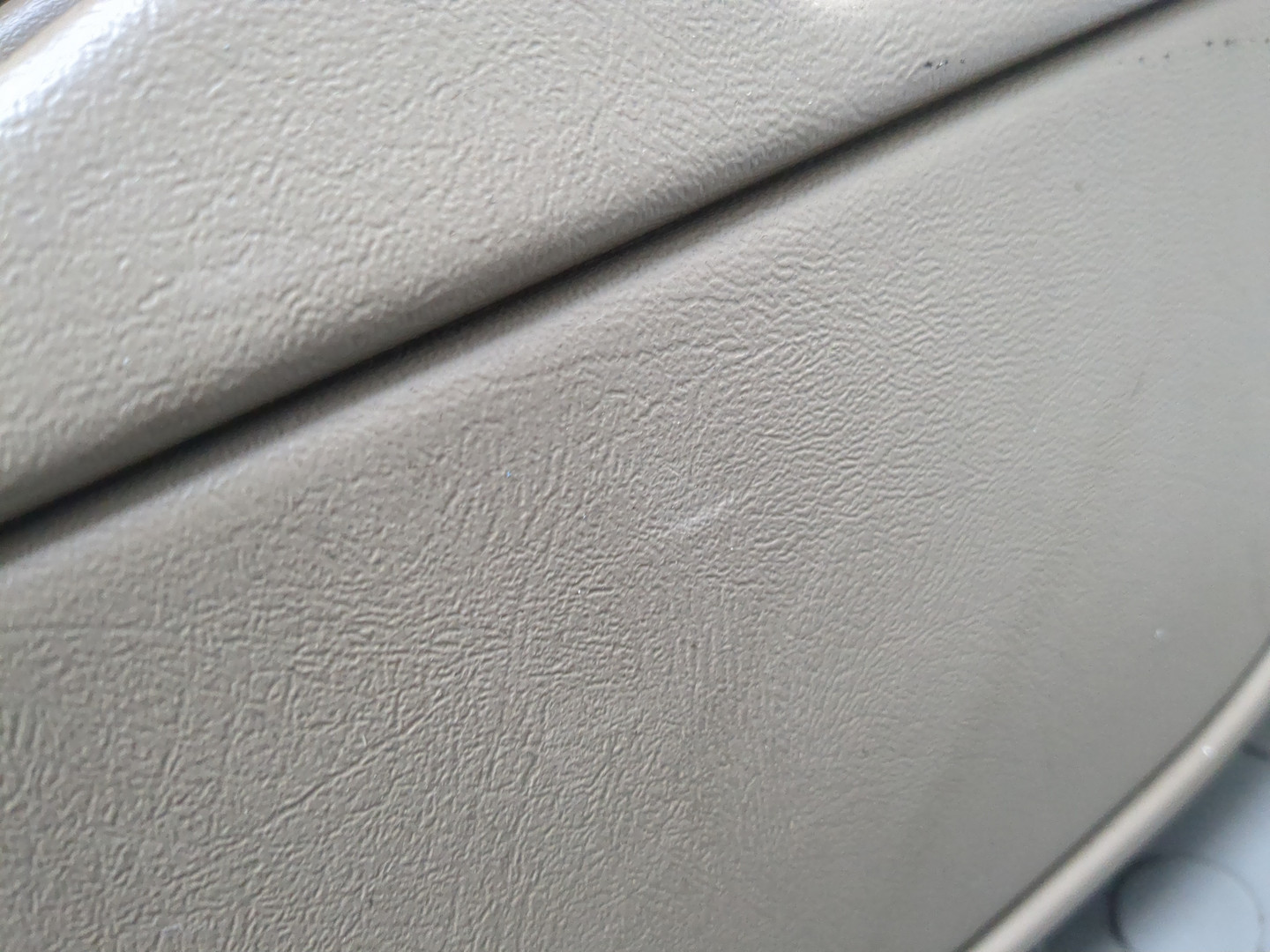 Обшивка двери передней правой