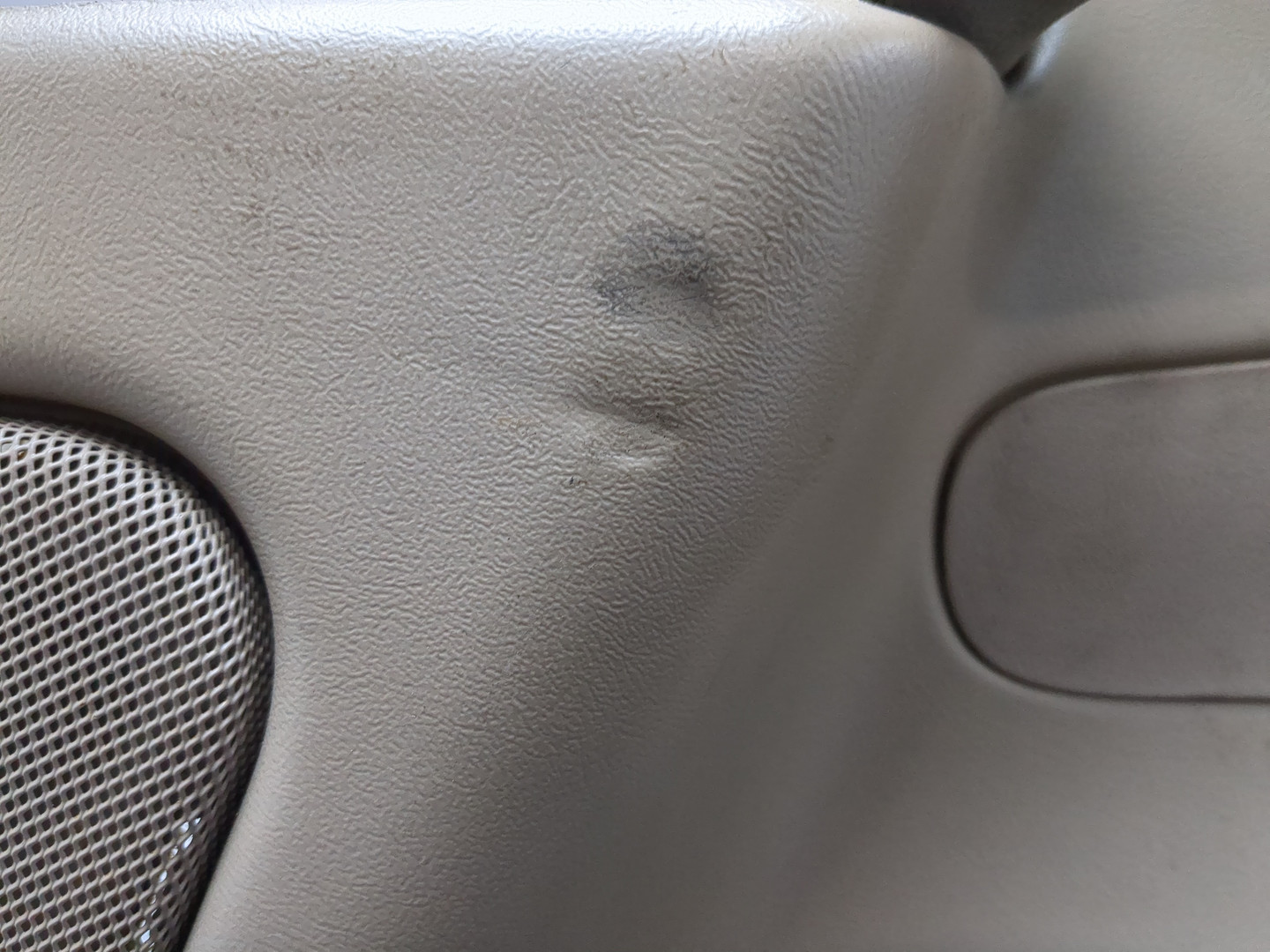 Обшивка двери передней правой