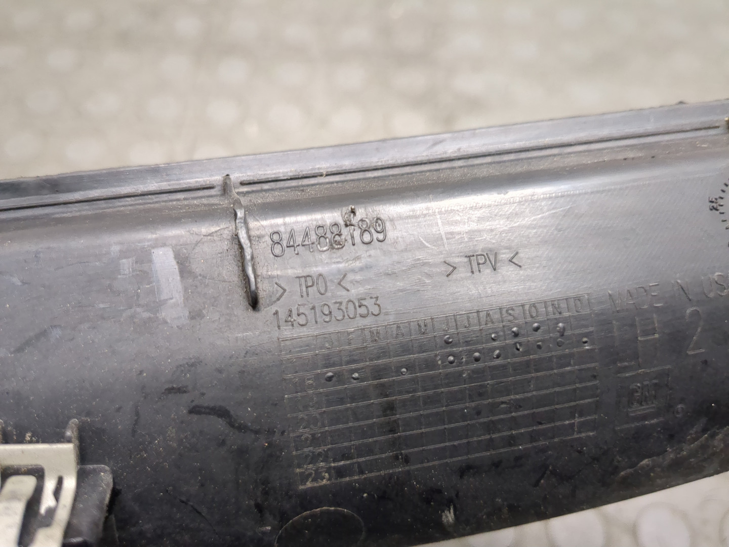 Молдинг лобового стекла