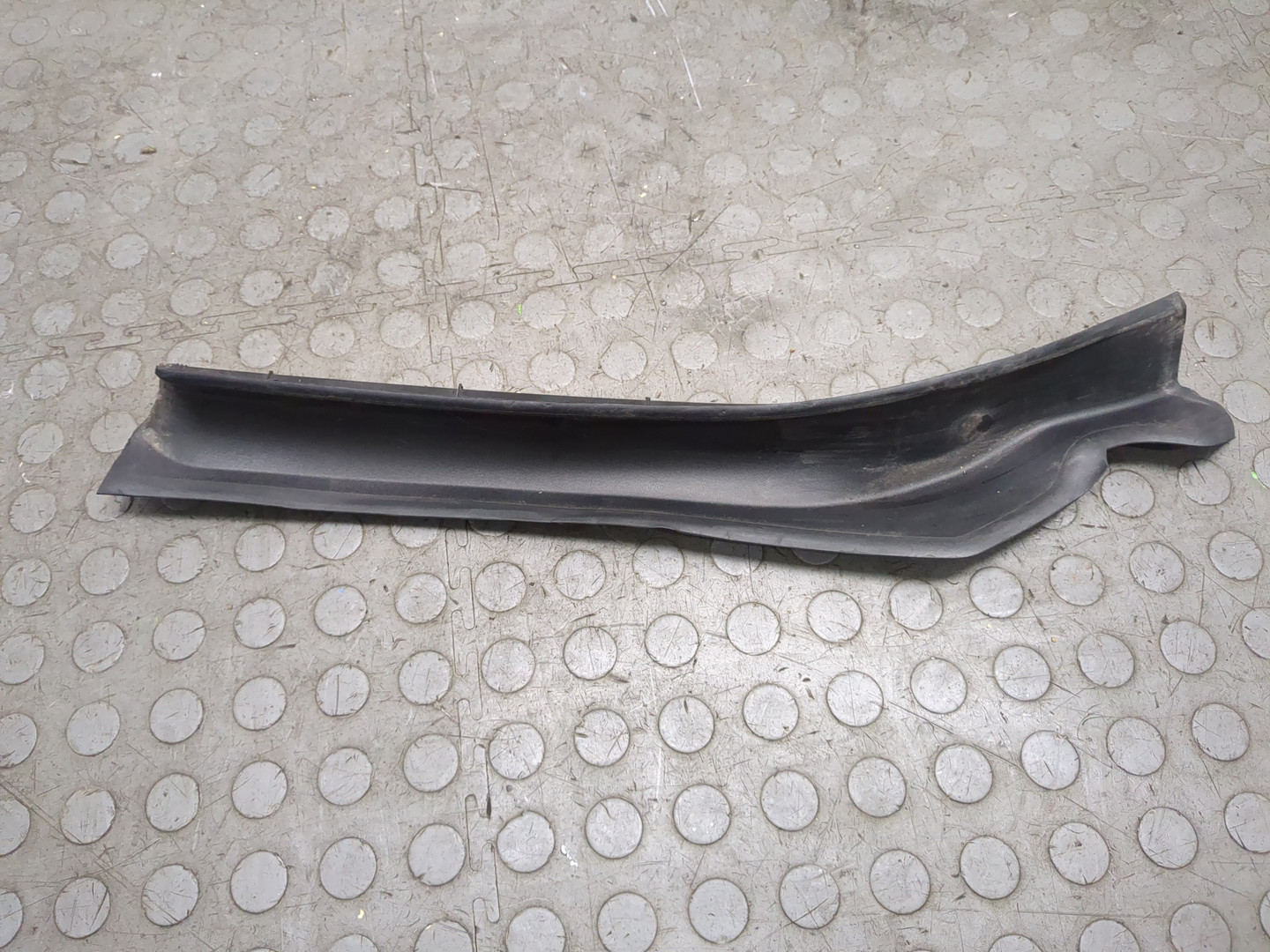 Молдинг лобового стекла