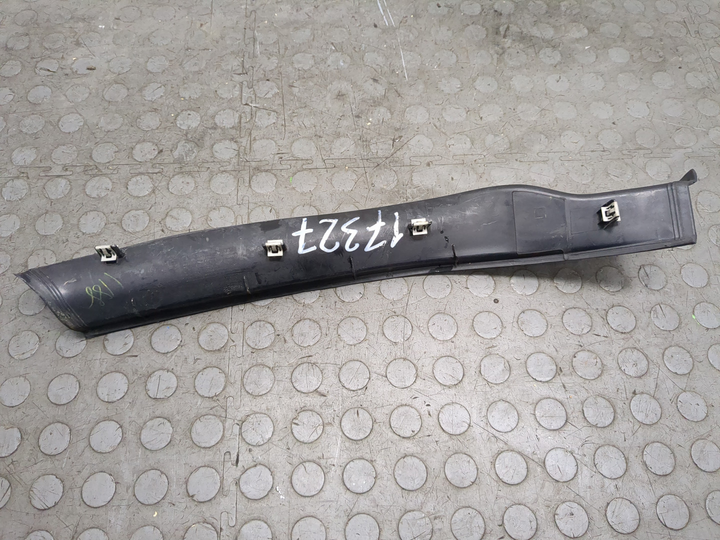 Молдинг лобового стекла