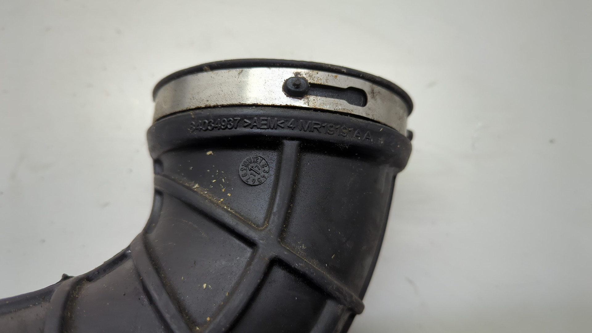 Патрубок воздушного фильтра