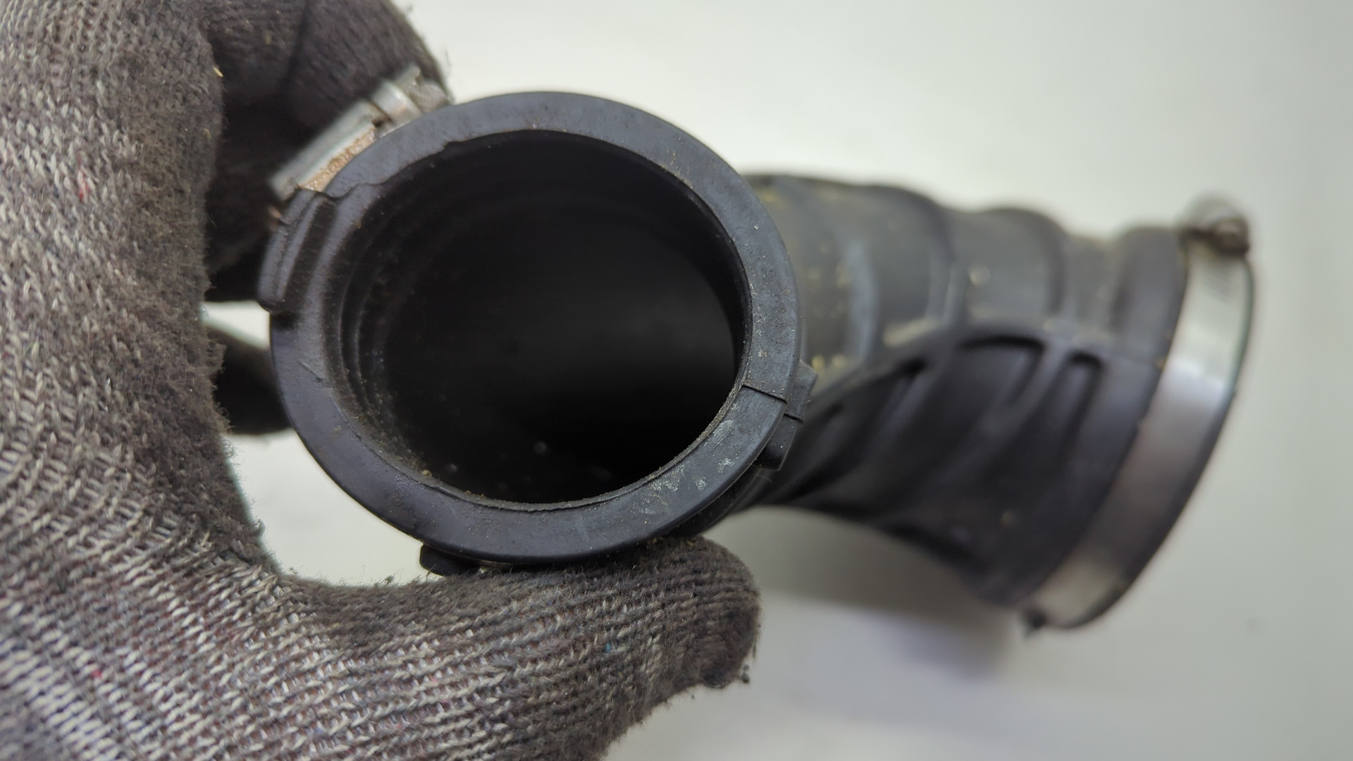 Патрубок воздушного фильтра