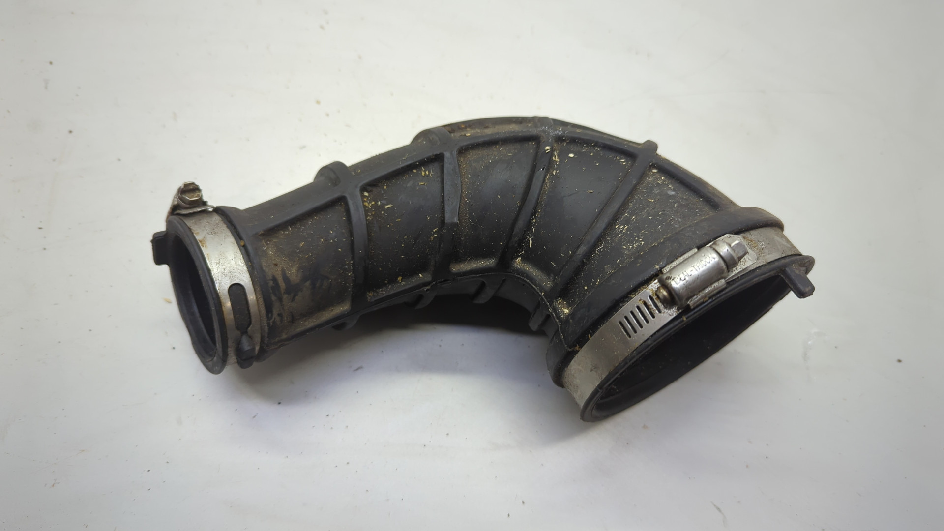 Патрубок воздушного фильтра