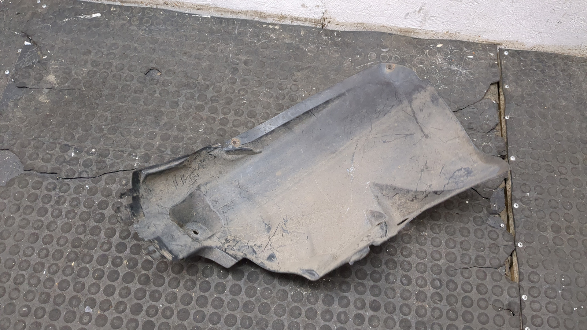 Локер передний правый