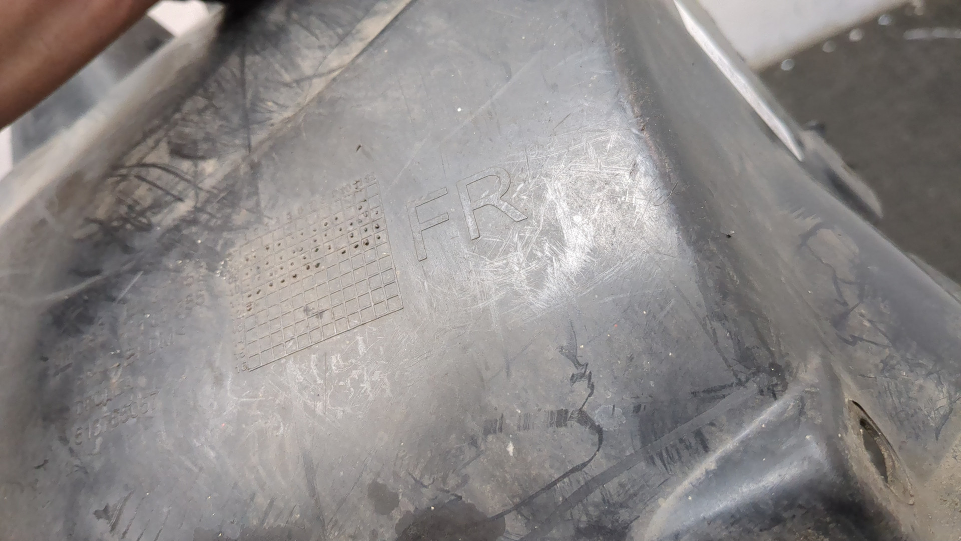 Локер передний правый