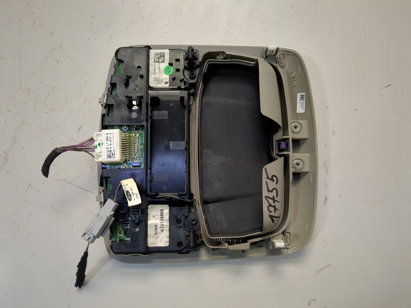 Плафон салонный