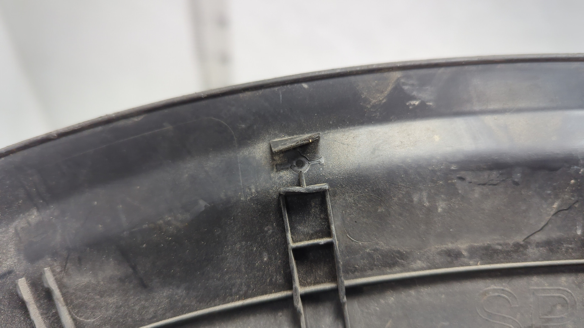 Накладка заднего крыла левого