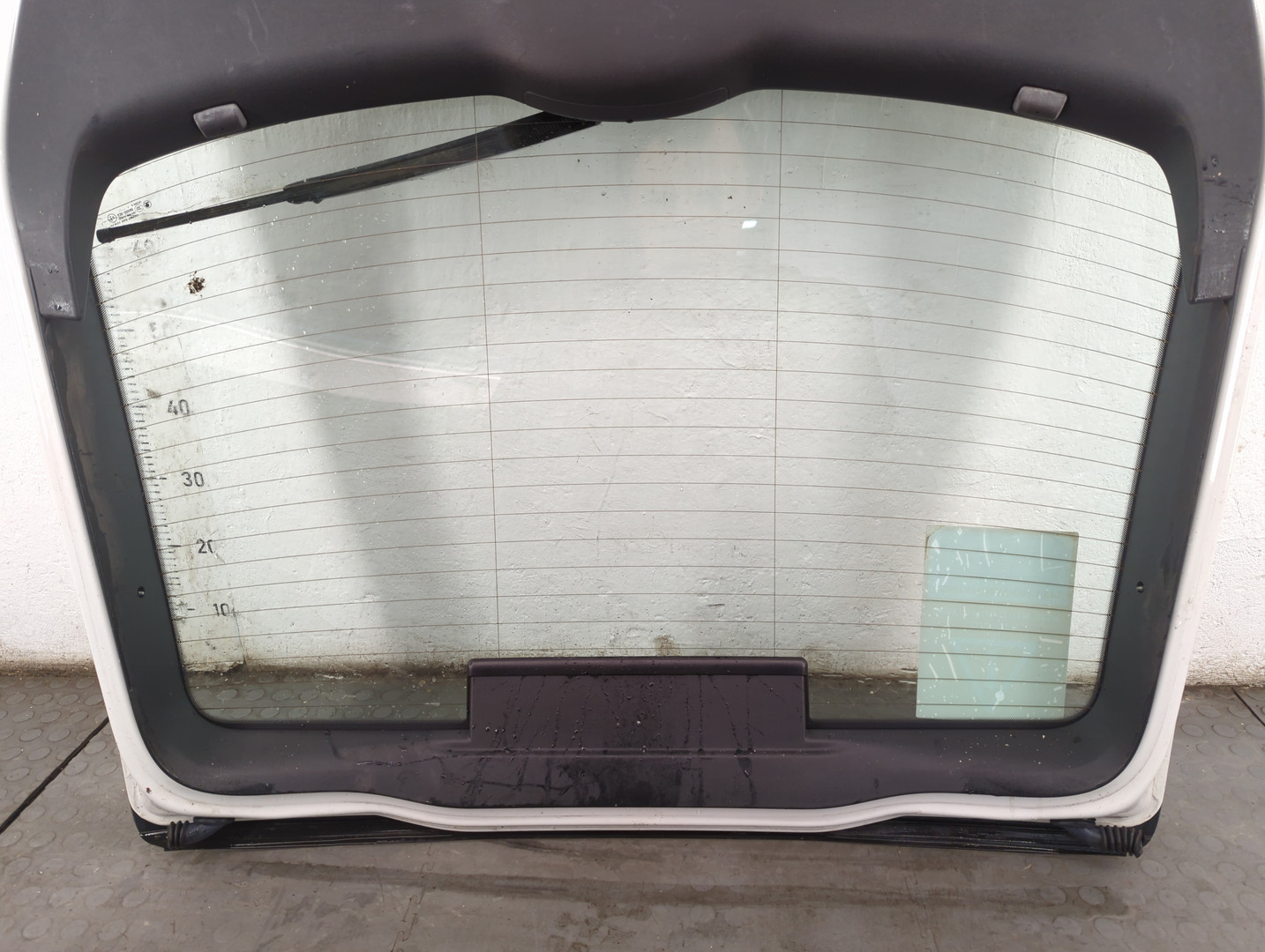 Дверь багажника