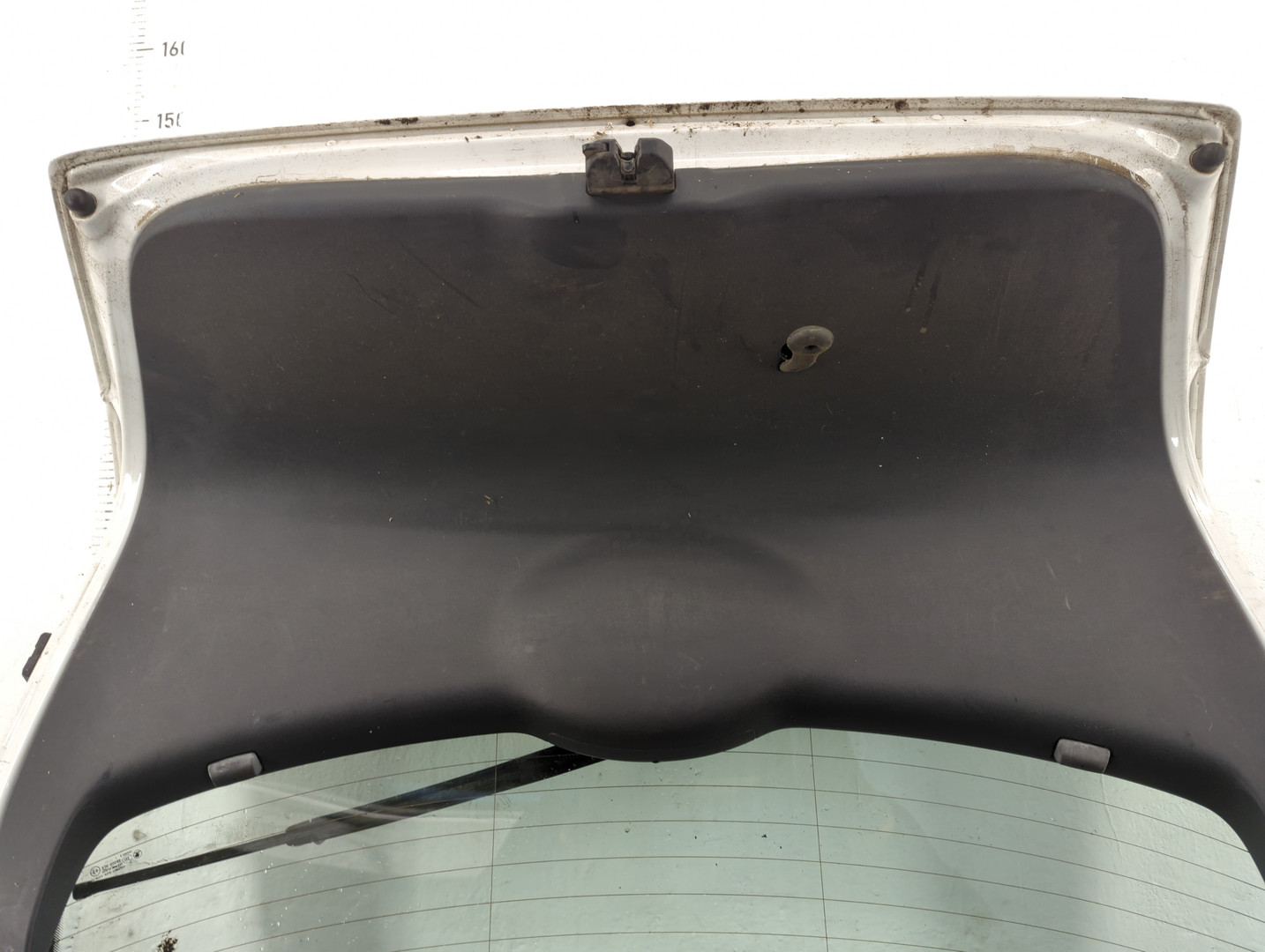 Дверь багажника