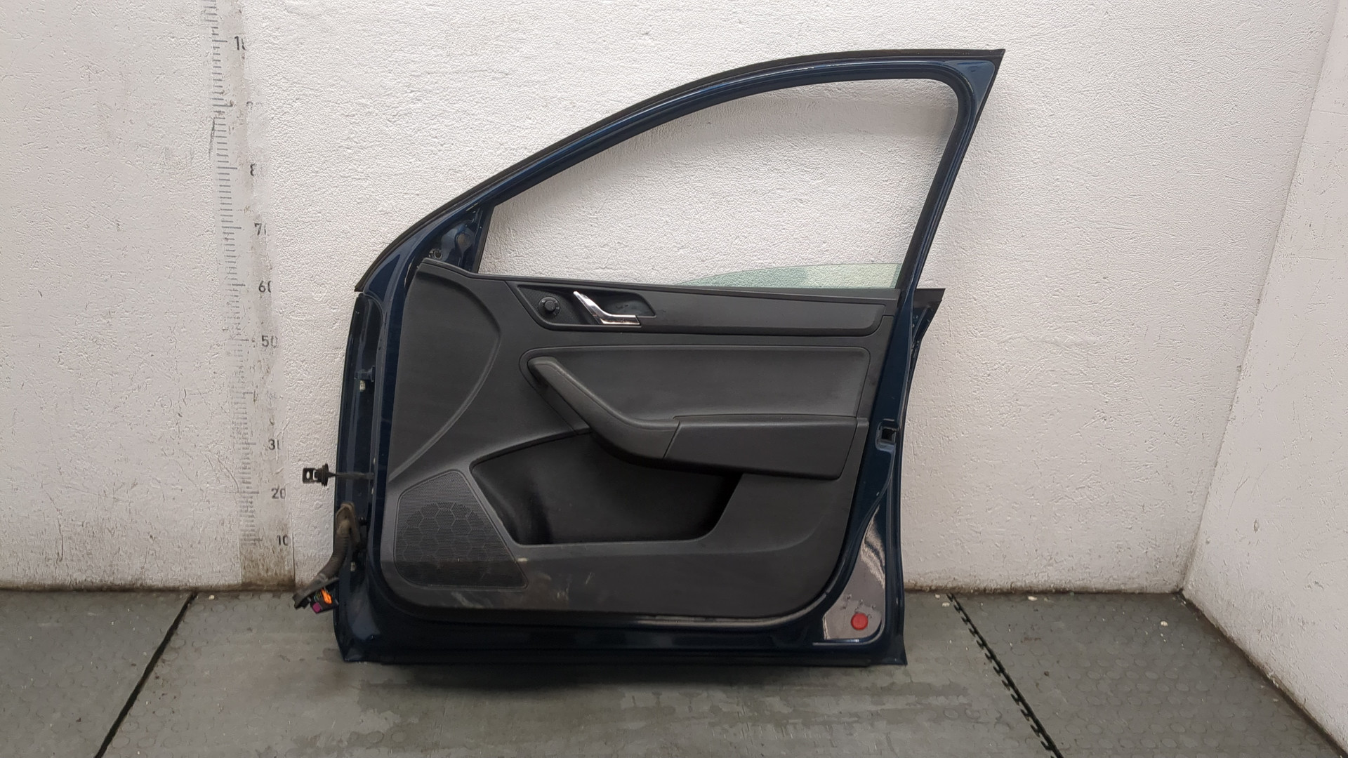 Дверь передняя правая