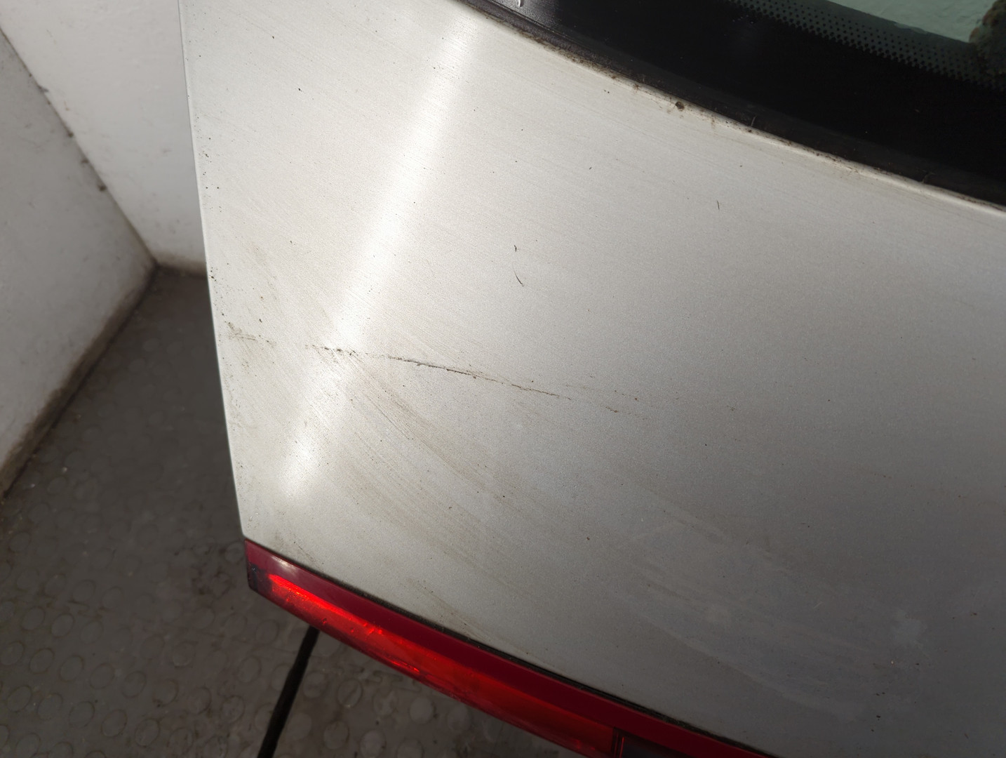 Дверь багажника