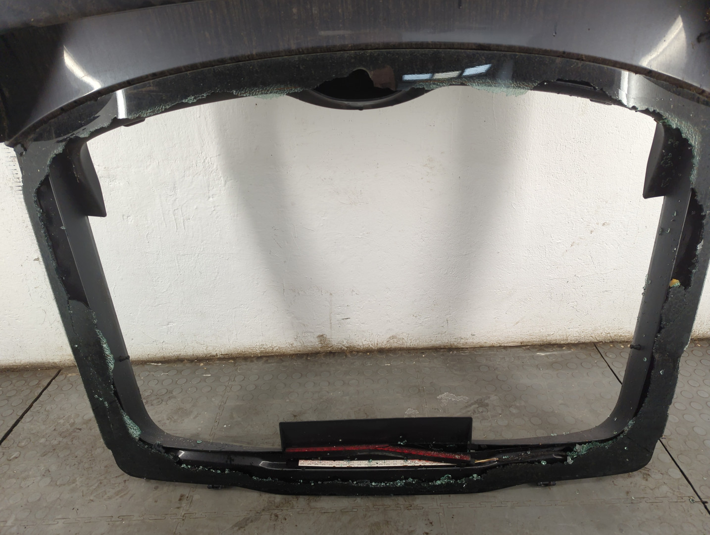 Дверь багажника