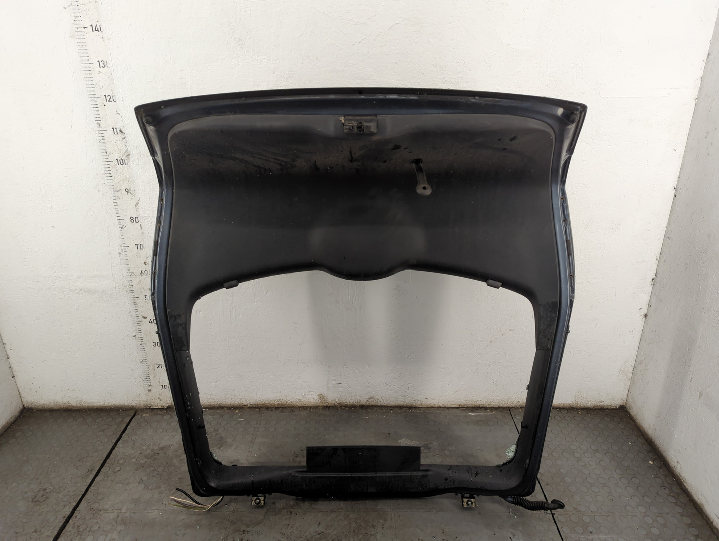 Дверь багажника