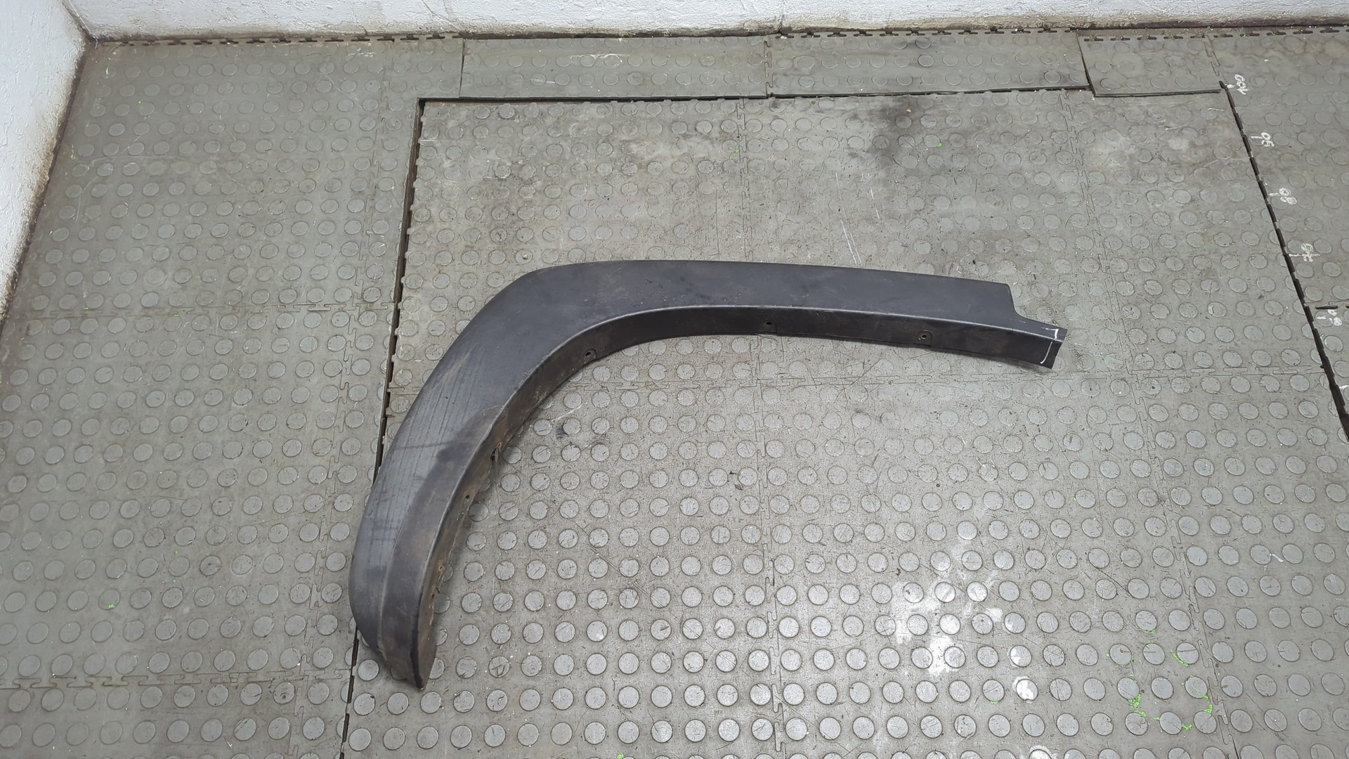 Молдинг заднего крыла правого