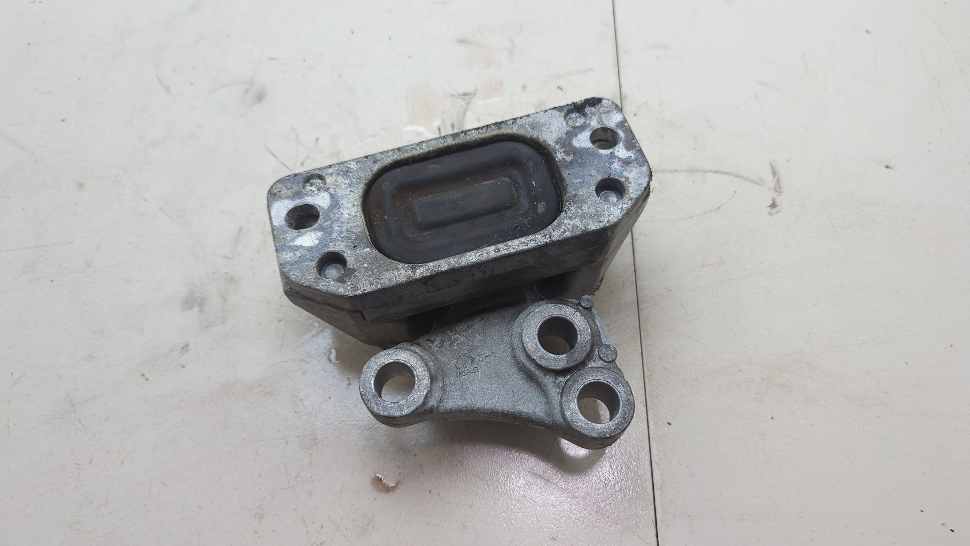 Опора двигателя